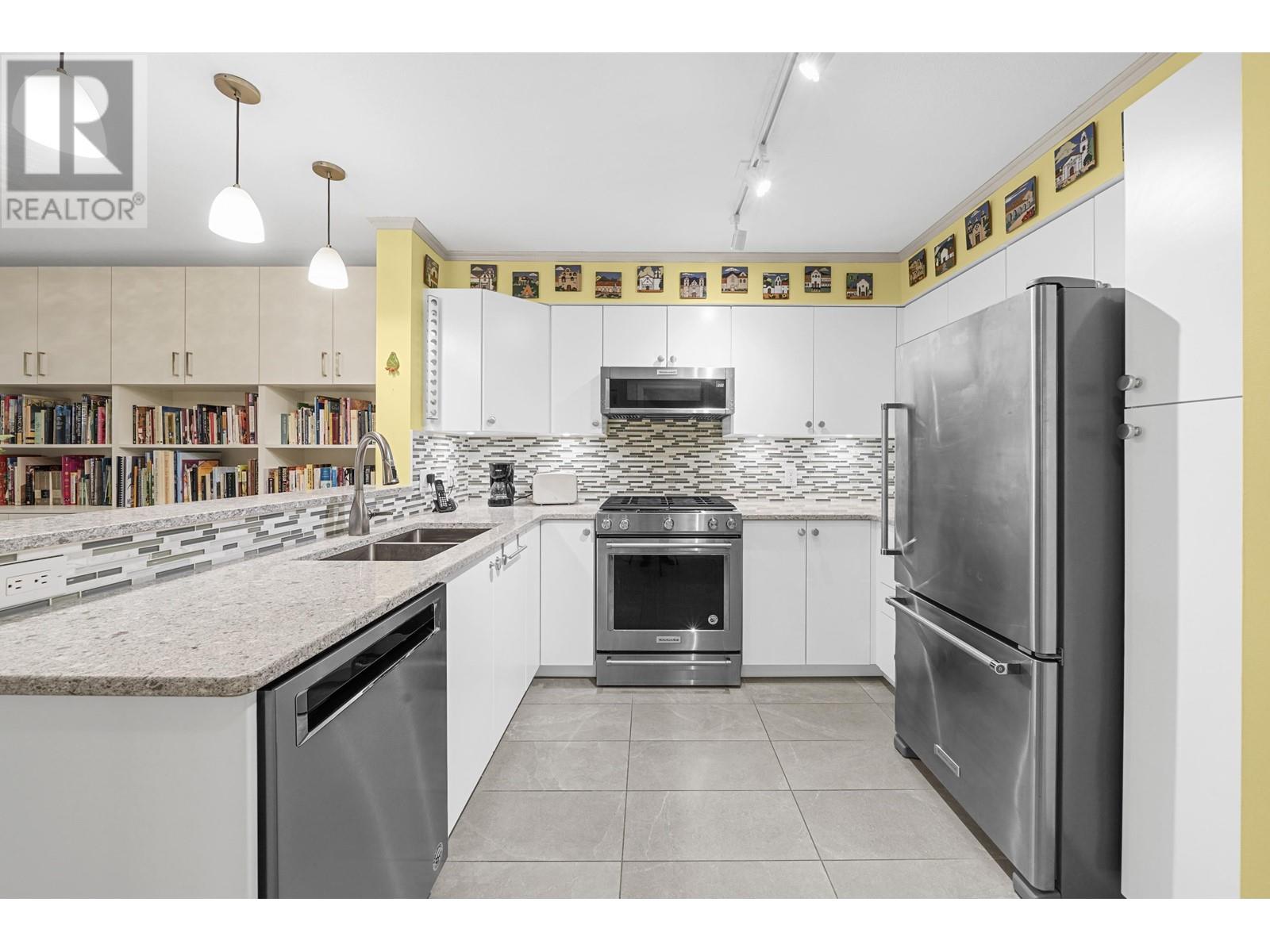 Listing Picture 14 of 33 : 202 2161 W 12TH AVENUE, Vancouver / 溫哥華 - 魯藝地產 Yvonne Lu Group - MLS Medallion Club Member