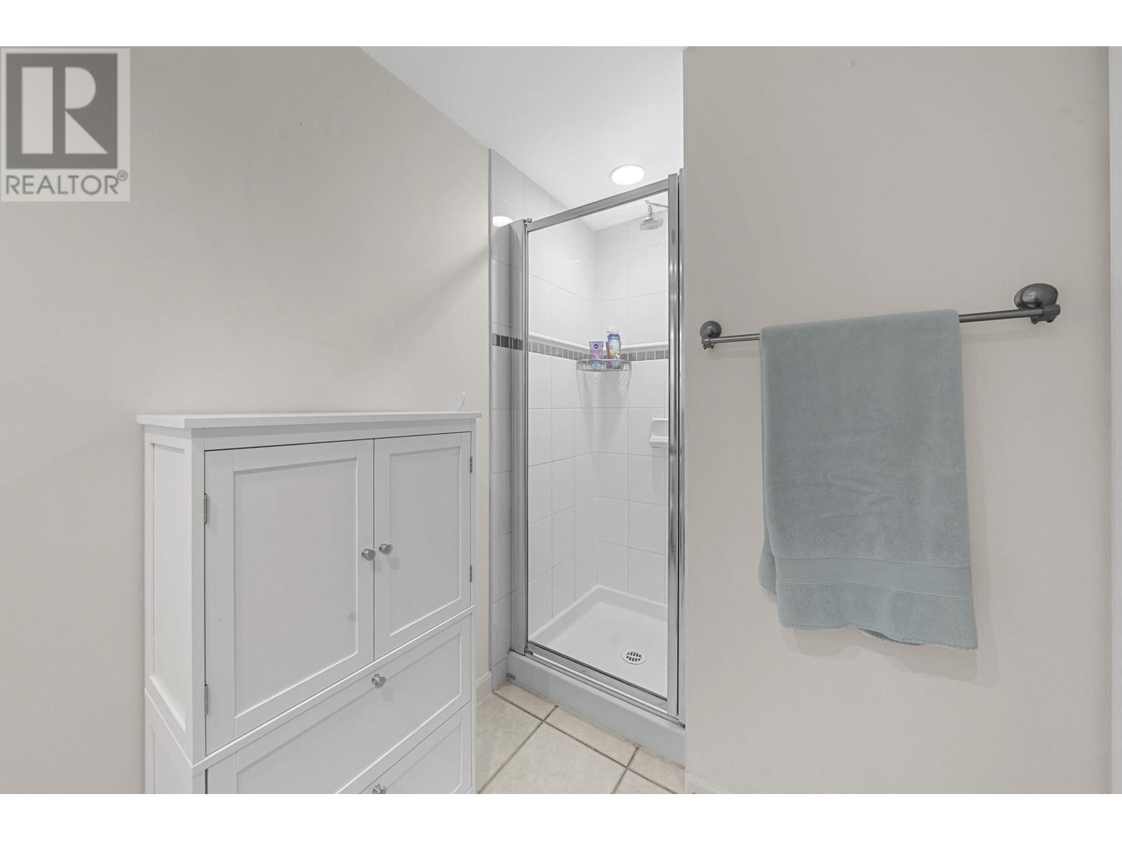 Listing Picture 26 of 33 : 202 2161 W 12TH AVENUE, Vancouver / 溫哥華 - 魯藝地產 Yvonne Lu Group - MLS Medallion Club Member