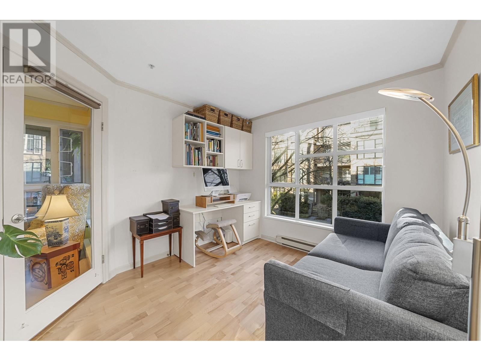 Listing Picture 24 of 33 : 202 2161 W 12TH AVENUE, Vancouver / 溫哥華 - 魯藝地產 Yvonne Lu Group - MLS Medallion Club Member