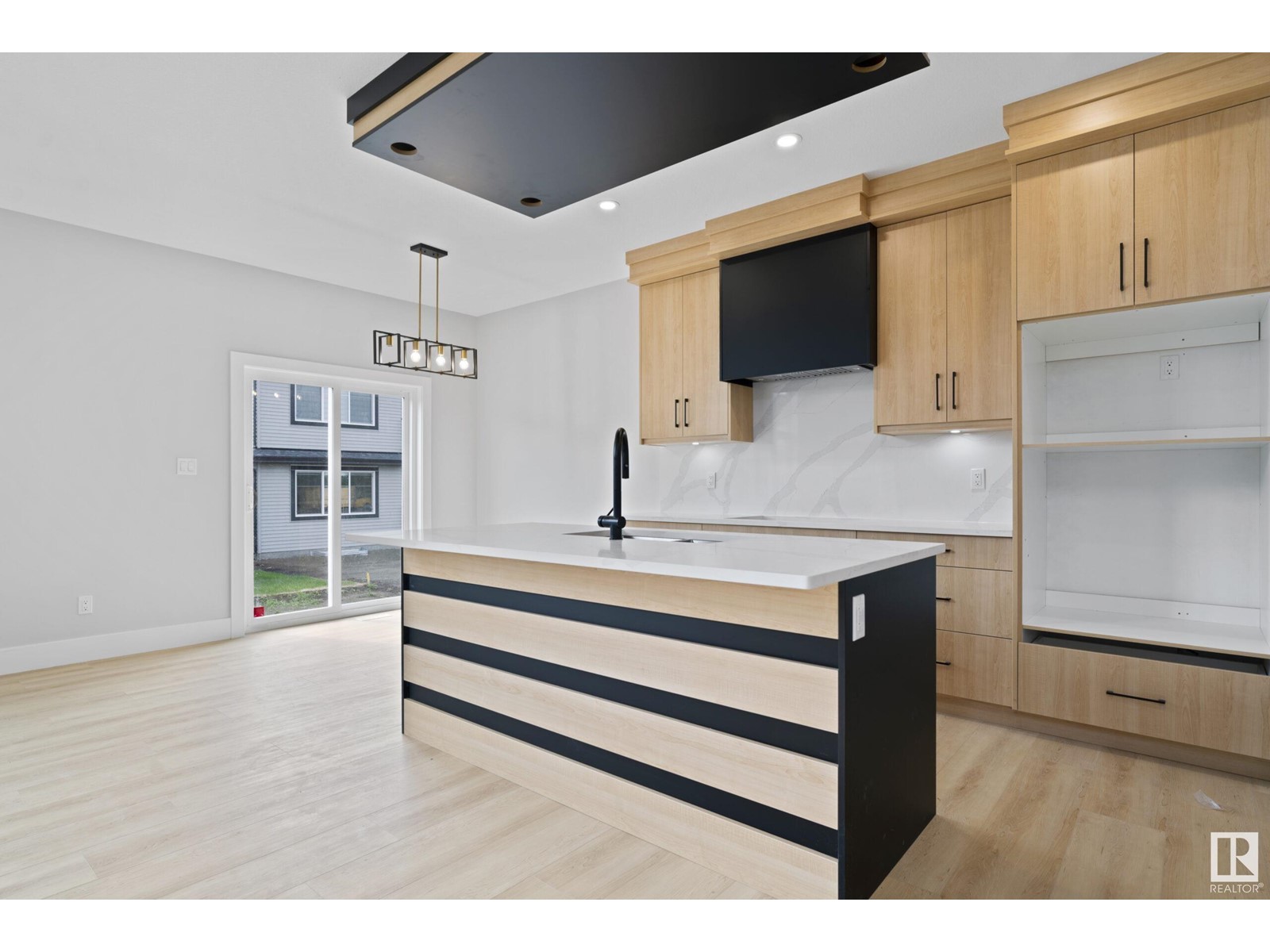 Property at 11 REDPOLL WD image 2