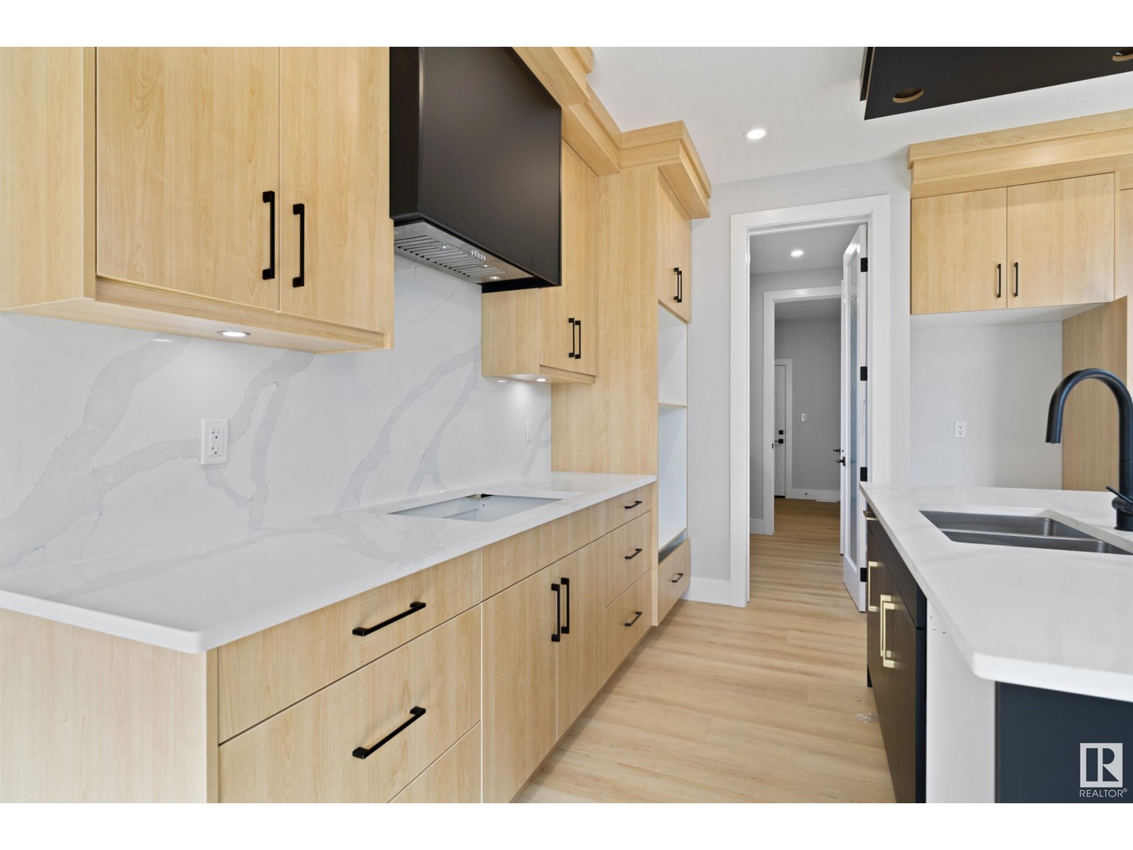 Property at 11 REDPOLL WD image 3