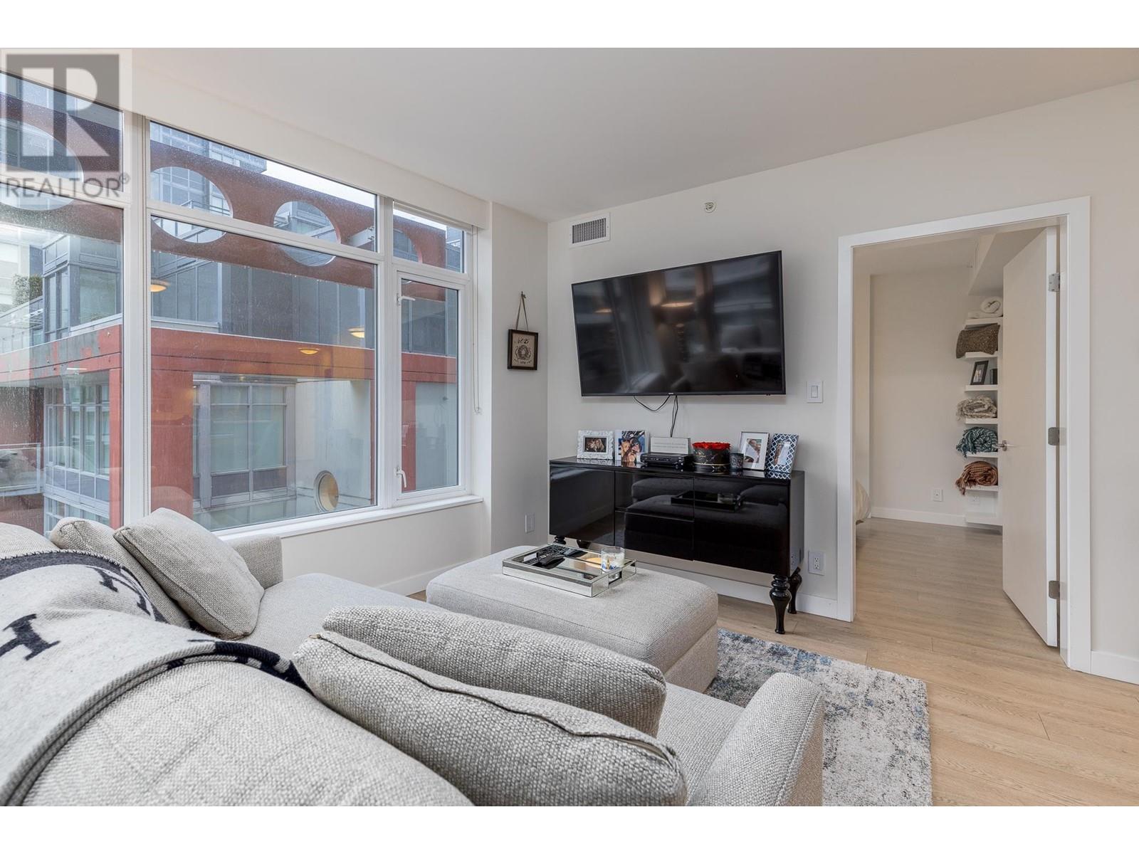 Listing Picture 13 of 24 : 602 111 E 1ST AVENUE, Vancouver / 溫哥華 - 魯藝地產 Yvonne Lu Group - MLS Medallion Club Member