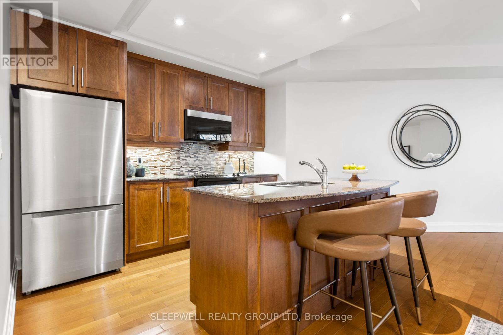 Property at 303 - 295 MACKAY STREET image 4
