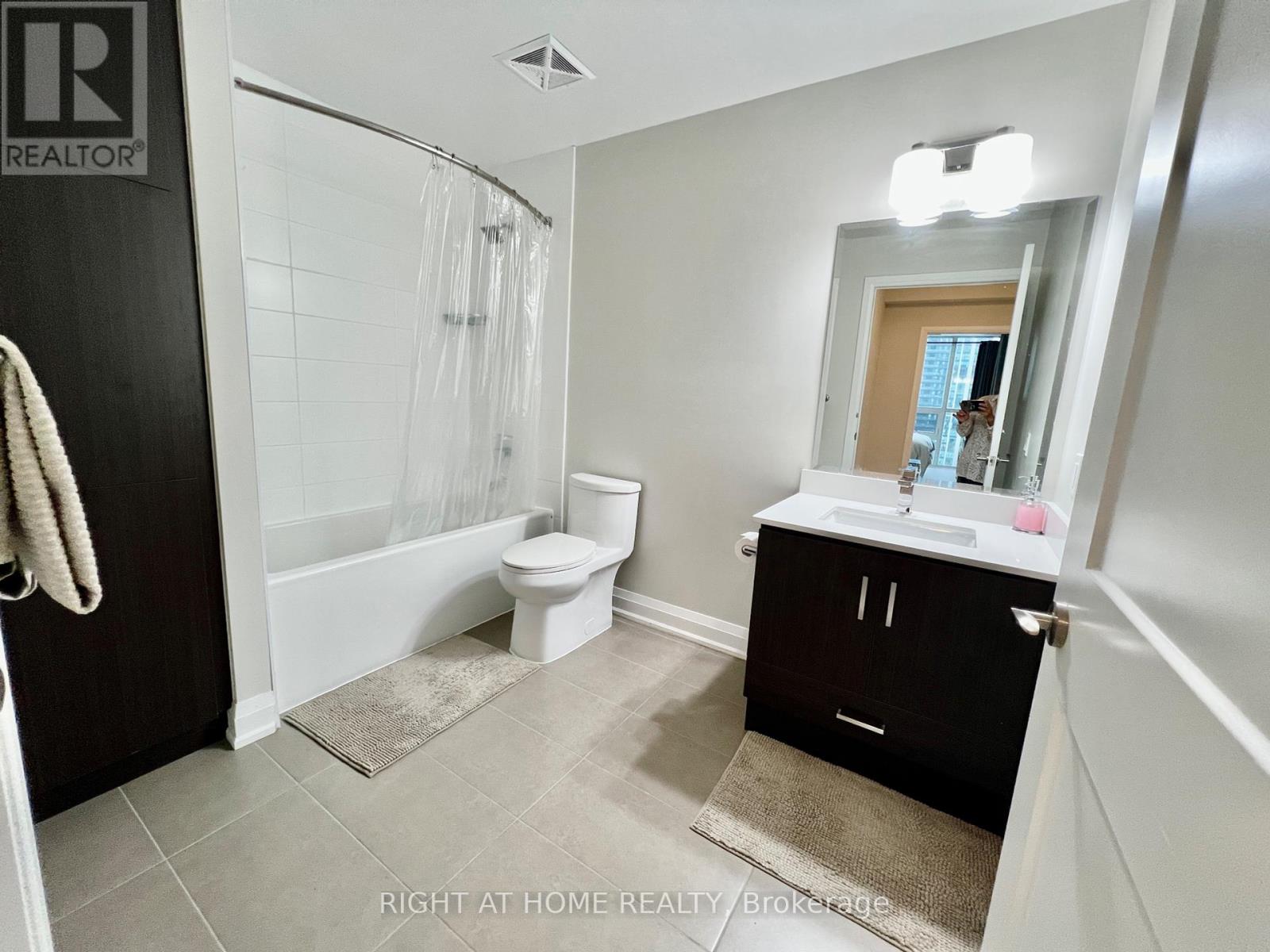 1407 - 15 Lynch Street, Brampton, Ontario  L6W 0C7 - Photo 9 - W11925941