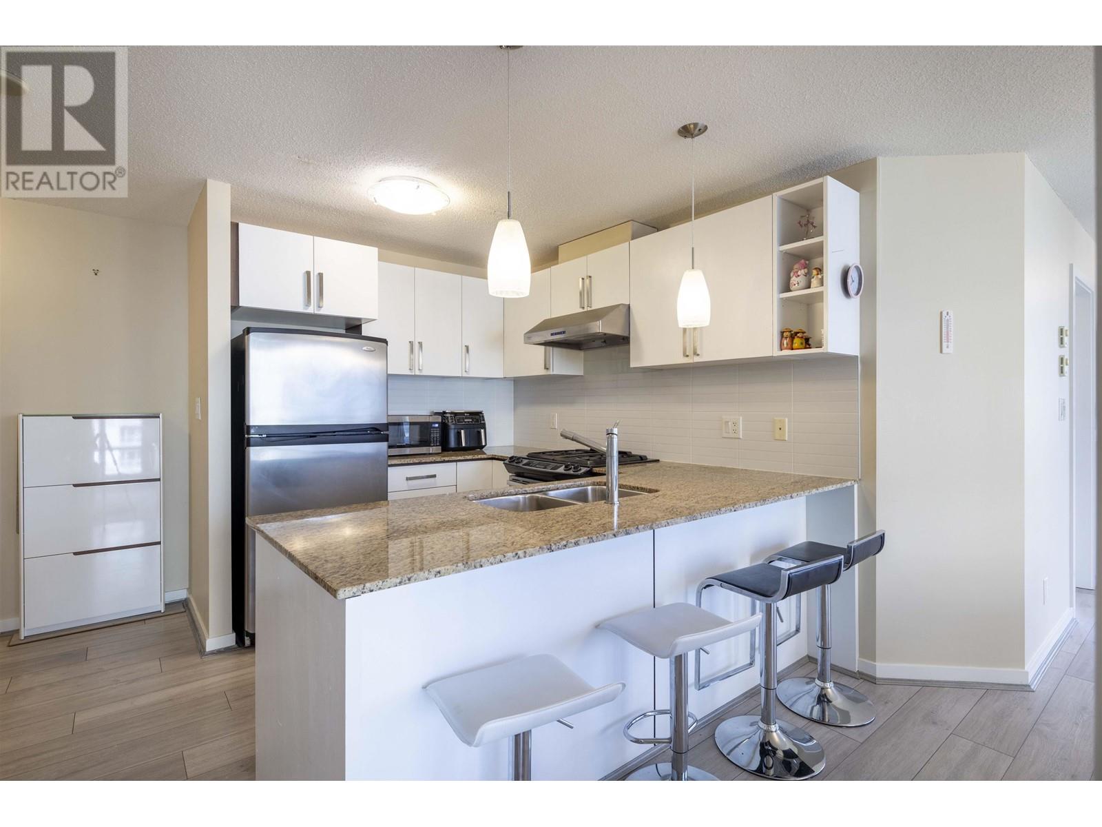 Listing Picture 9 of 35 : 2502 9888 CAMERON STREET, Burnaby / 本拿比 - 魯藝地產 Yvonne Lu Group - MLS Medallion Club Member