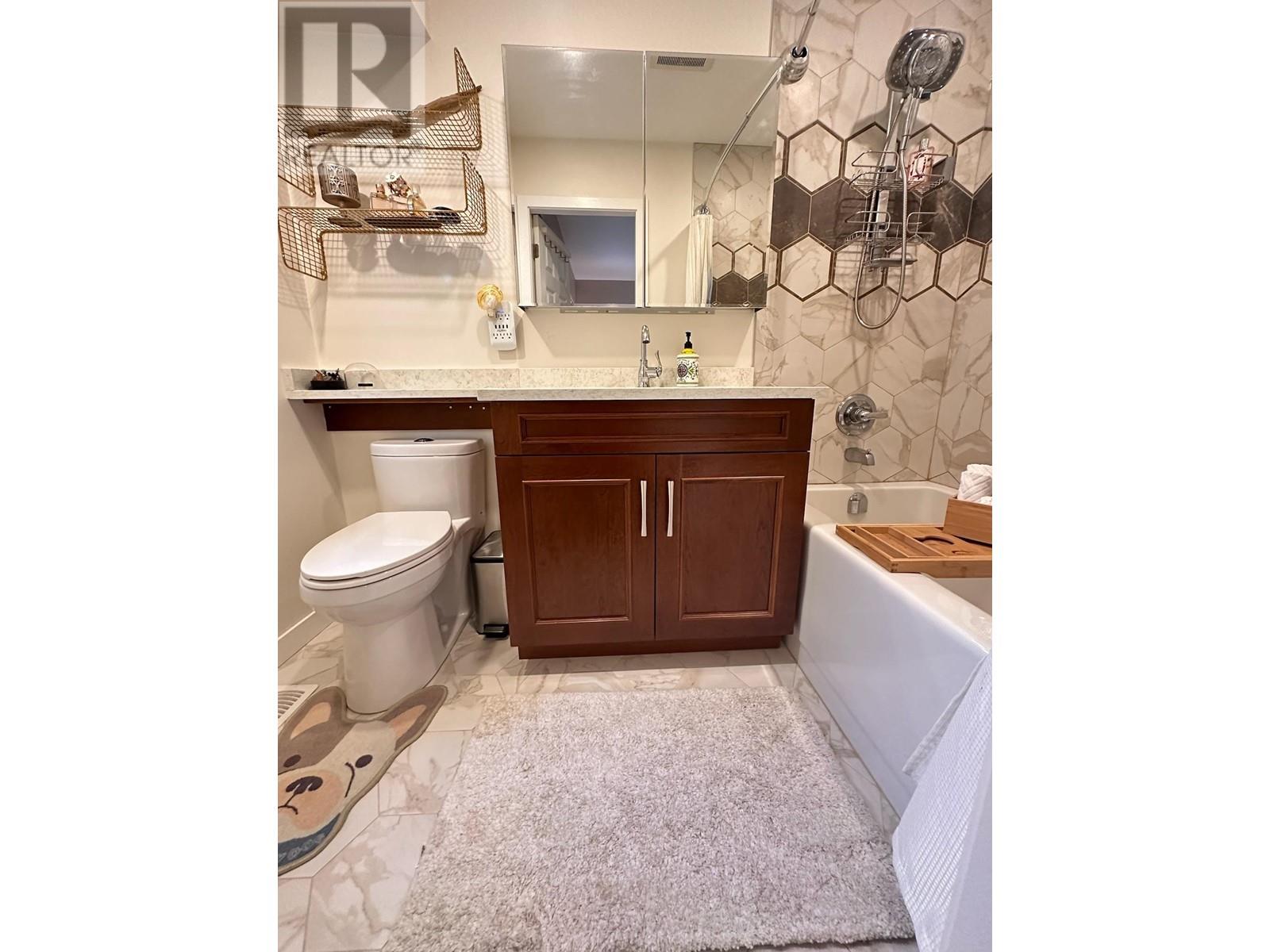1656 Connaught Drive, Port Coquitlam, British Columbia  V3C 4G8 - Photo 18 - R2956548
