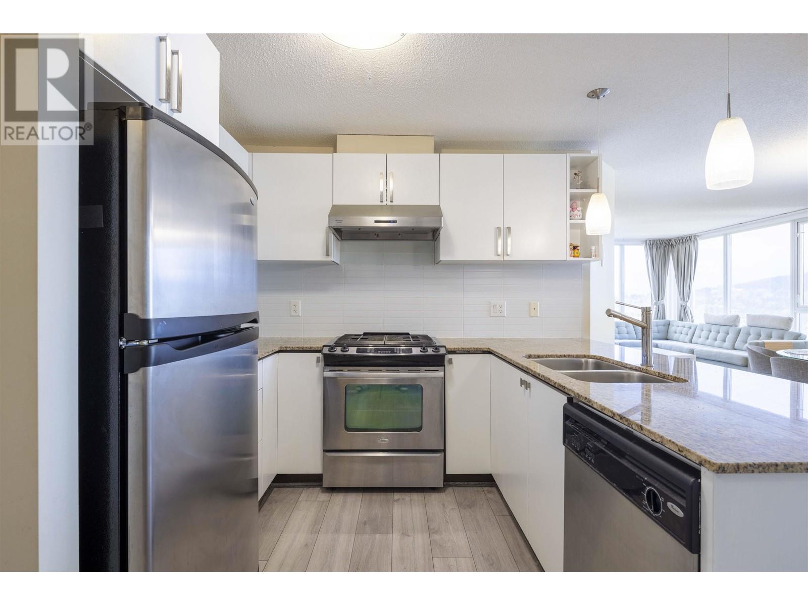 Listing Picture 7 of 35 : 2502 9888 CAMERON STREET, Burnaby / 本拿比 - 魯藝地產 Yvonne Lu Group - MLS Medallion Club Member