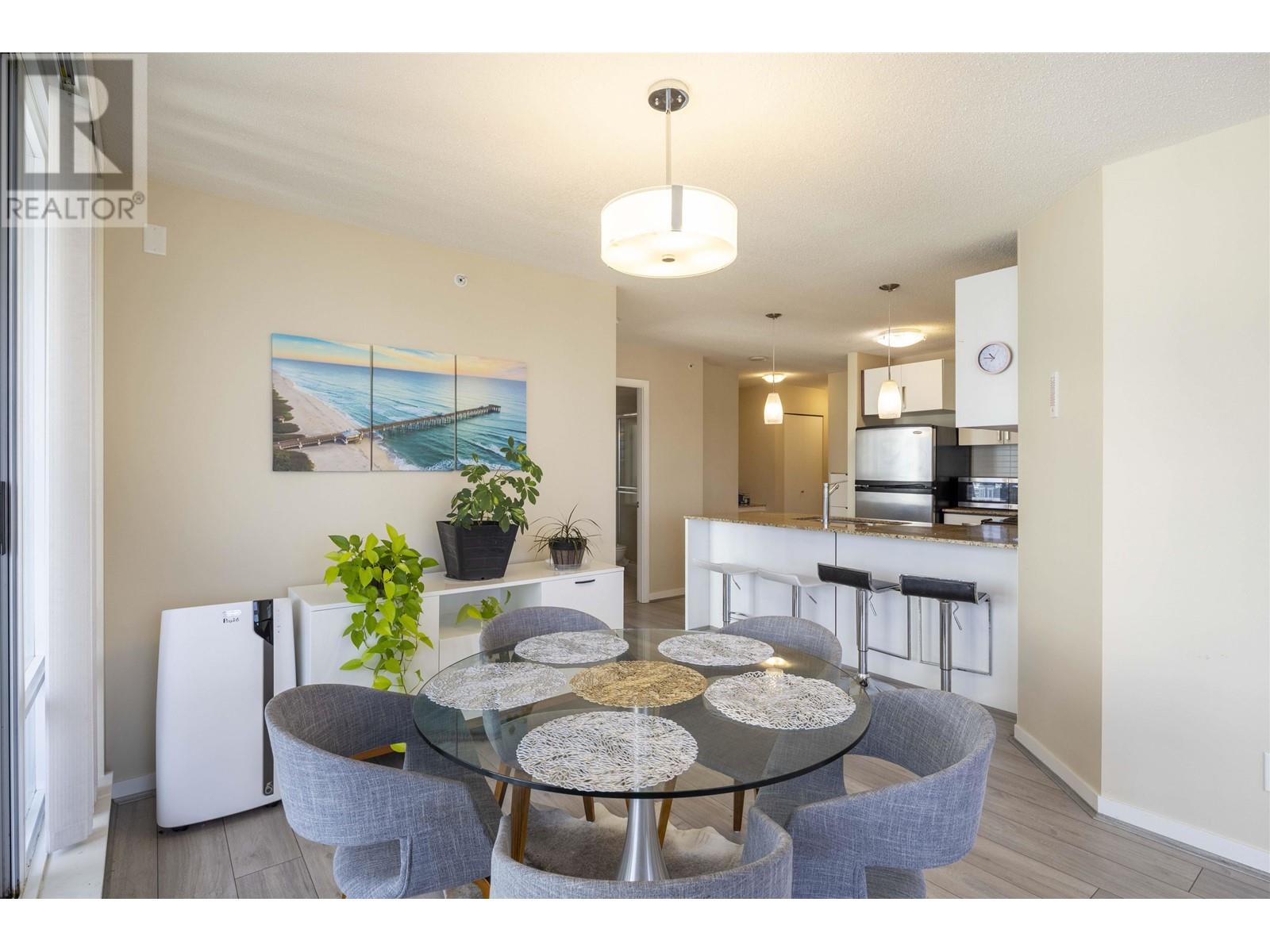 Listing Picture 6 of 35 : 2502 9888 CAMERON STREET, Burnaby / 本拿比 - 魯藝地產 Yvonne Lu Group - MLS Medallion Club Member