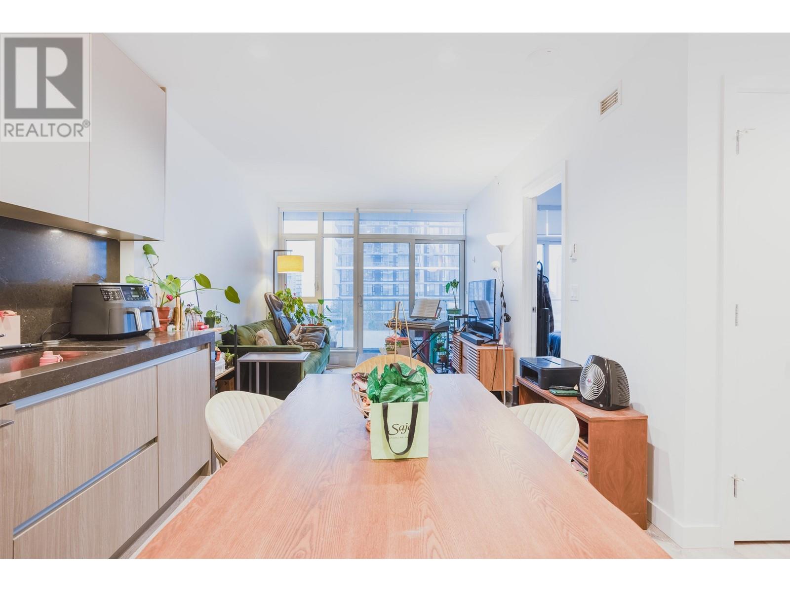 Listing Picture 10 of 33 : 606 6080 MCKAY AVENUE, Burnaby / 本拿比 - 魯藝地產 Yvonne Lu Group - MLS Medallion Club Member