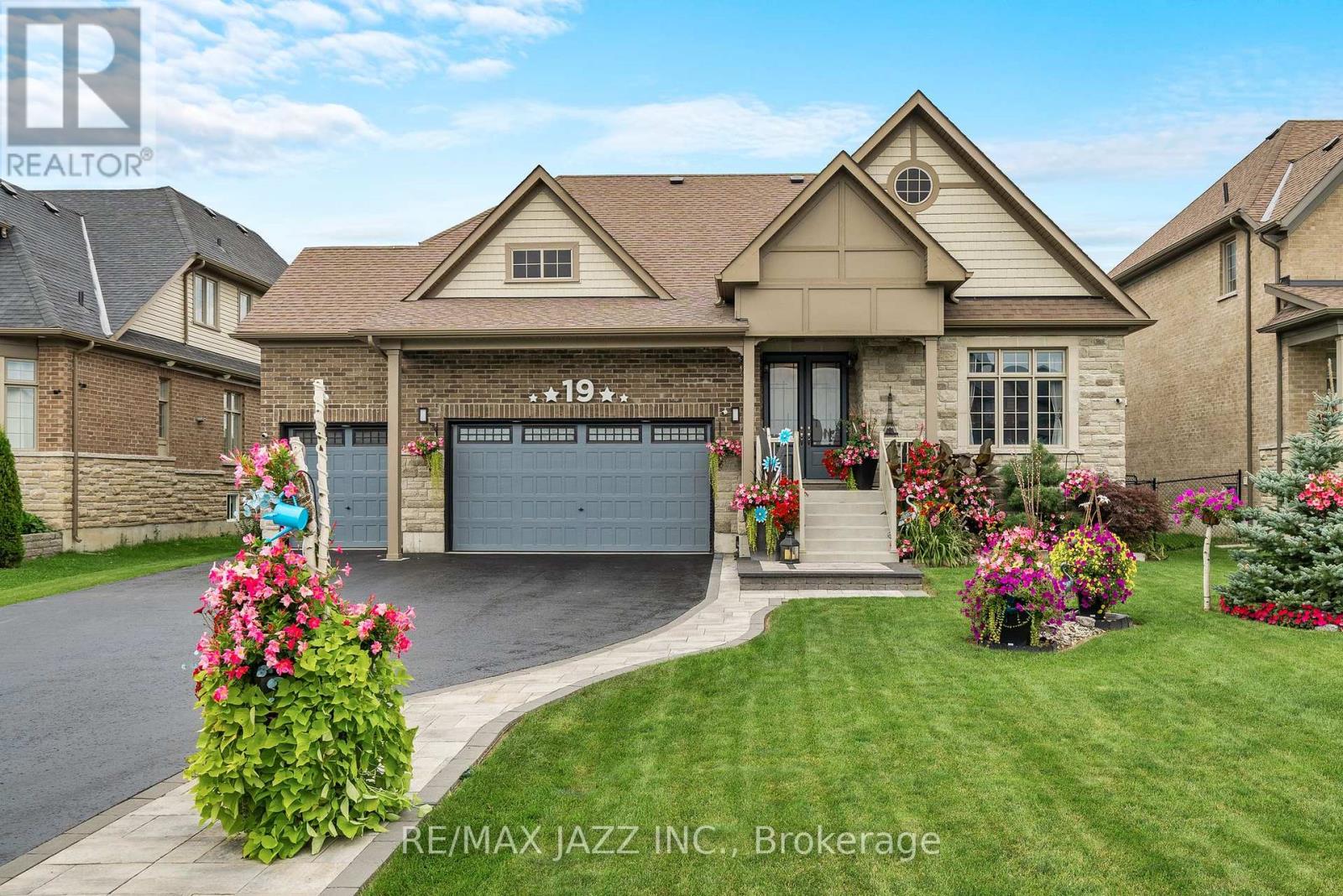 Property at 19 SUMMER BREEZE DRIVE image 1