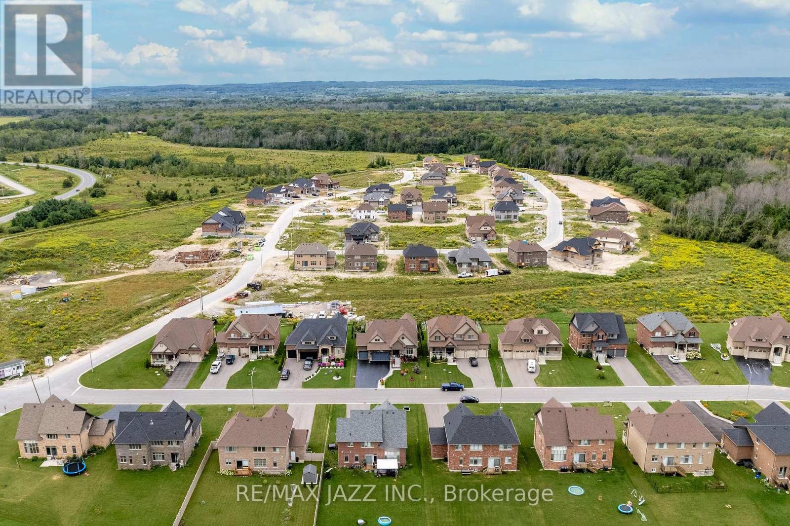 Property at 19 SUMMER BREEZE DRIVE image 4