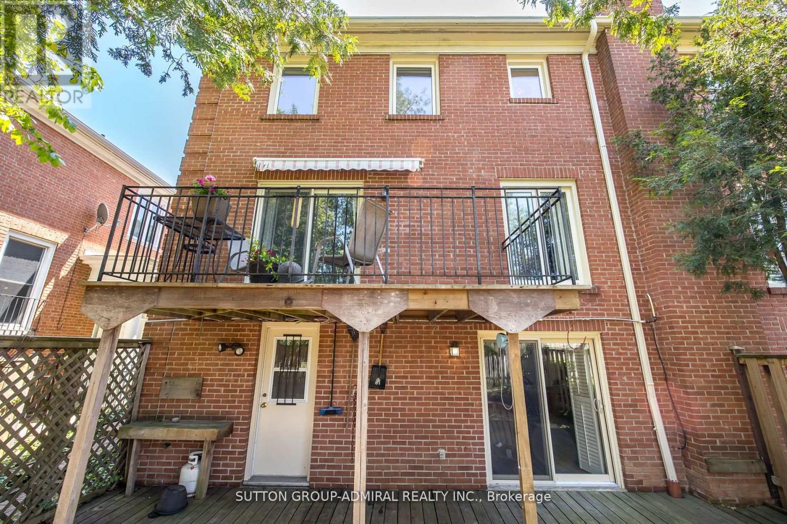 Property at 14 MALLINGHAM COURT image 1