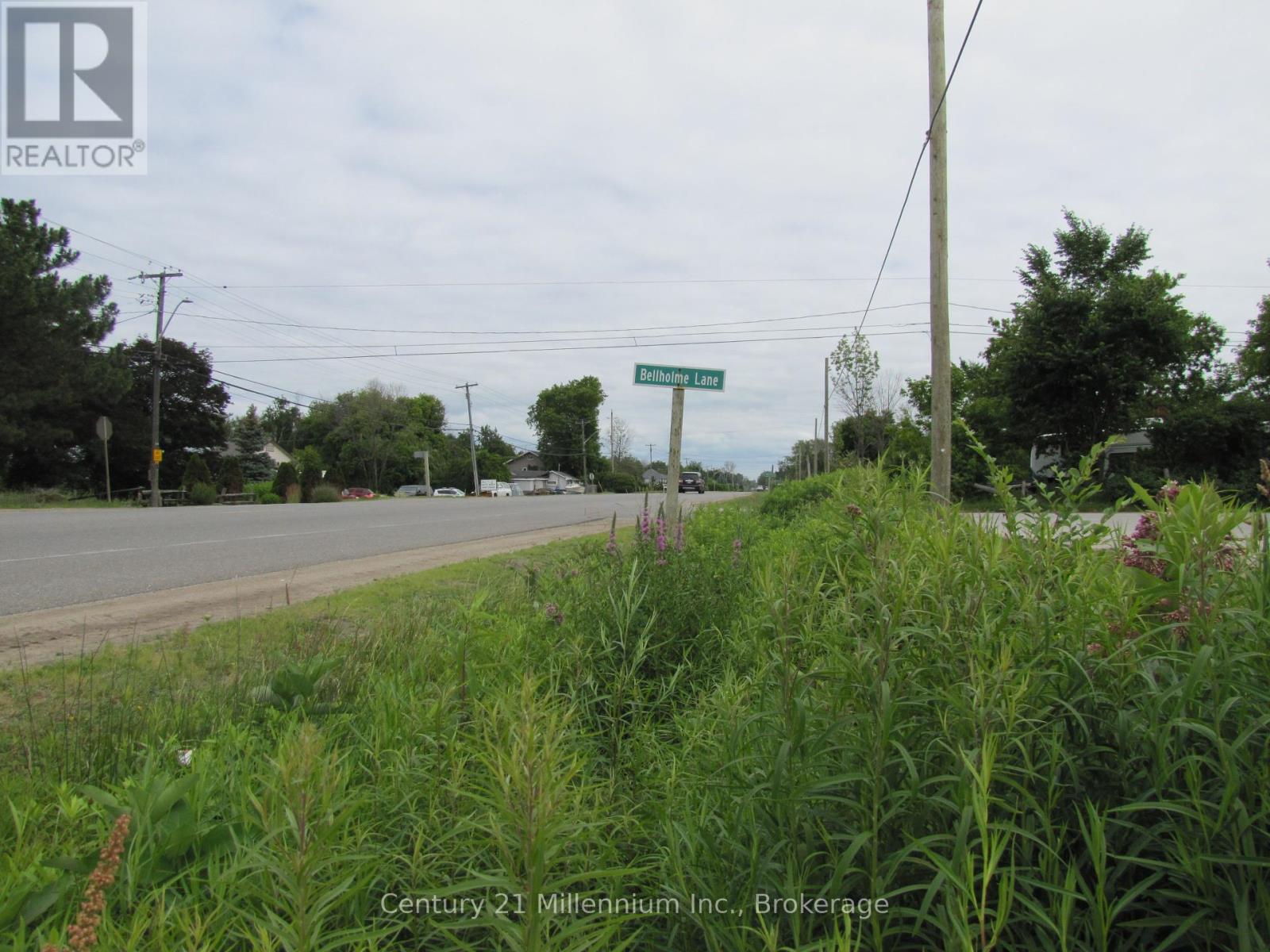 Property at 9592 BEACHWOOD ROAD image 4