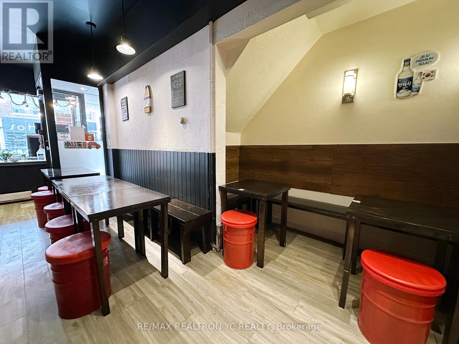 Property at 599 BLOOR STREET W image 5