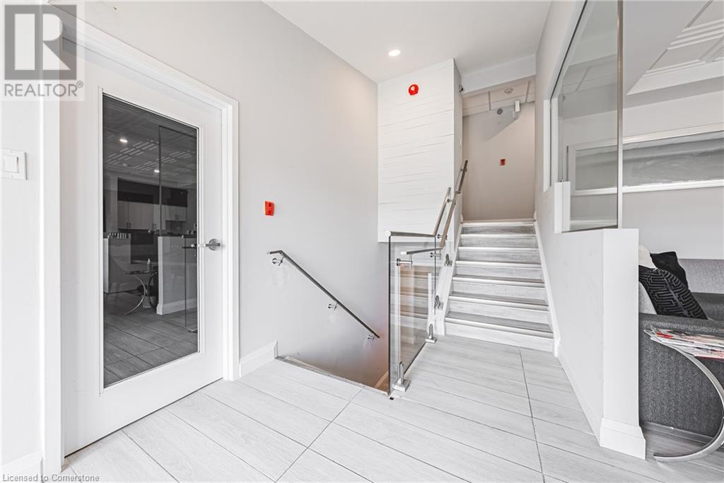2 Heath Street, Hamilton, Ontario  L8H 3Y5 - Photo 6 - 40690667