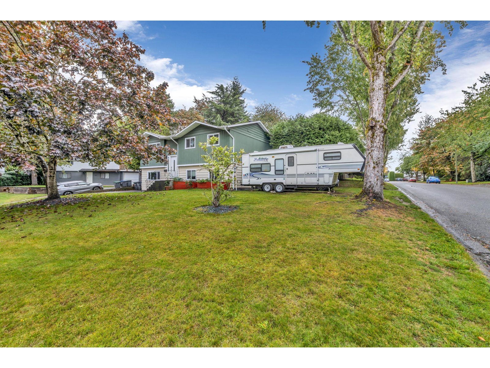 Property at 6346 183 STREET image 3