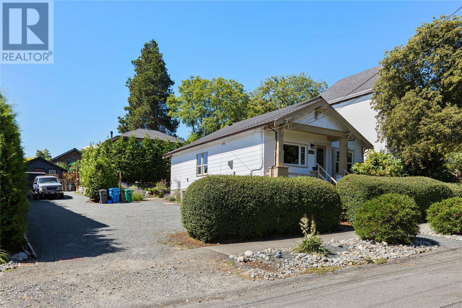 Property at 643 Kennedy St image 3