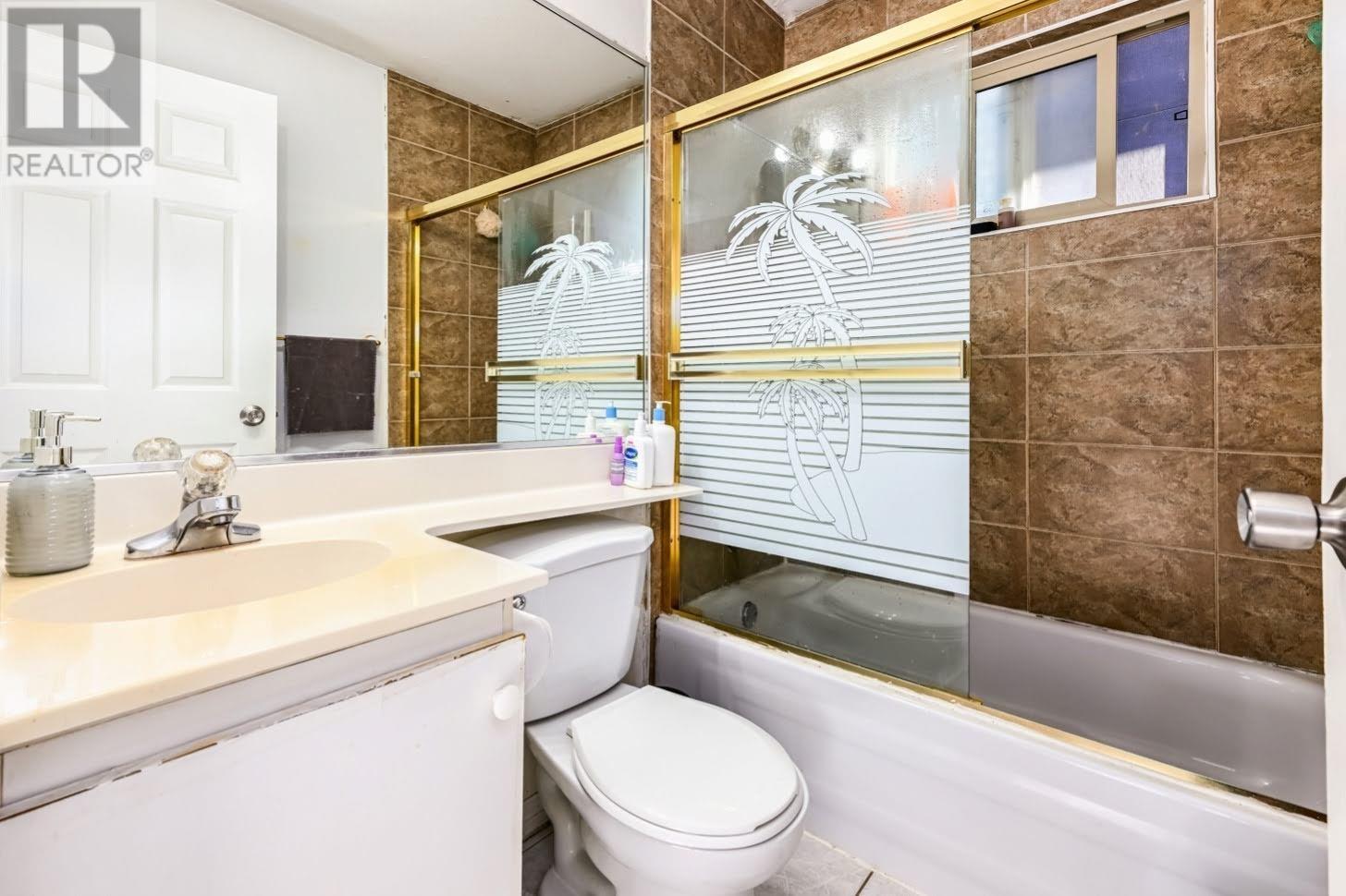 Listing Picture 22 of 30 : 795 E 52ND AVENUE, Vancouver / 溫哥華 - 魯藝地產 Yvonne Lu Group - MLS Medallion Club Member