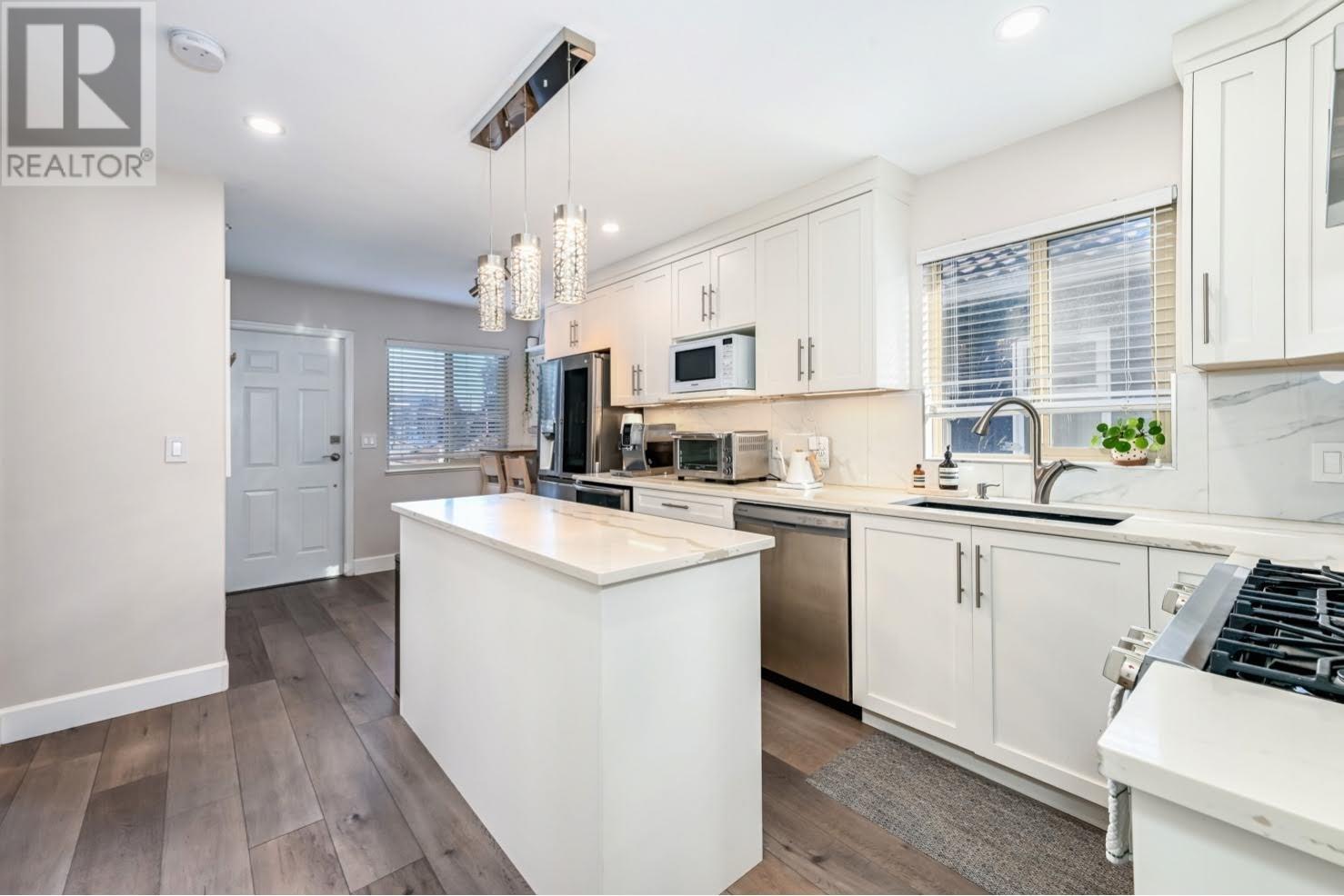 Listing Picture 8 of 30 : 795 E 52ND AVENUE, Vancouver / 溫哥華 - 魯藝地產 Yvonne Lu Group - MLS Medallion Club Member