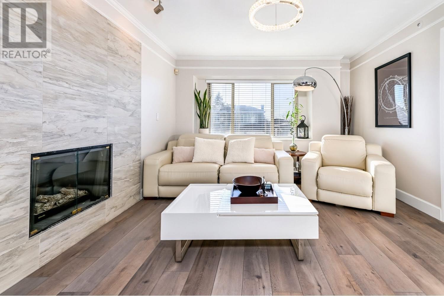 Listing Picture 2 of 30 : 795 E 52ND AVENUE, Vancouver / 溫哥華 - 魯藝地產 Yvonne Lu Group - MLS Medallion Club Member