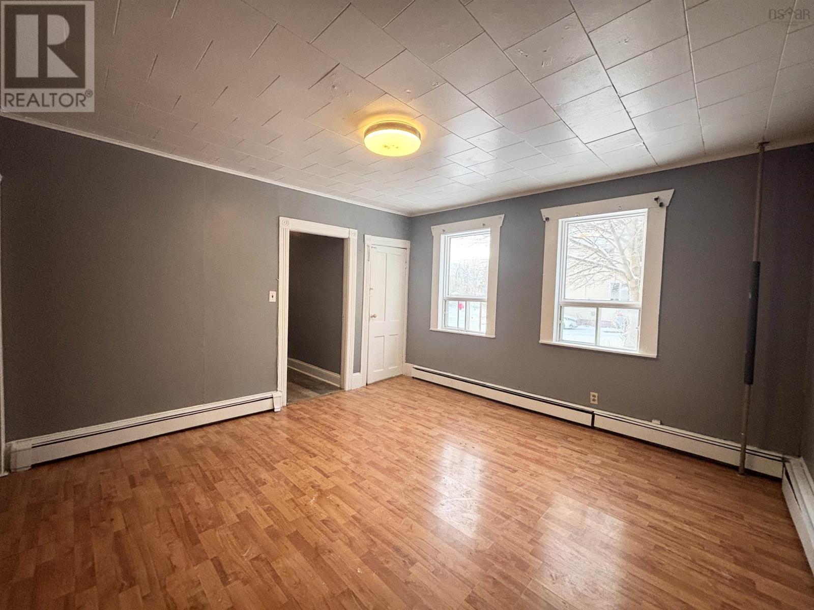 7 May Street, Glace Bay, Nova Scotia  B1A 3G6 - Photo 4 - 202501018