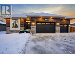 2598 EMERSON STREET, Strathroy-Caradoc, Ontario