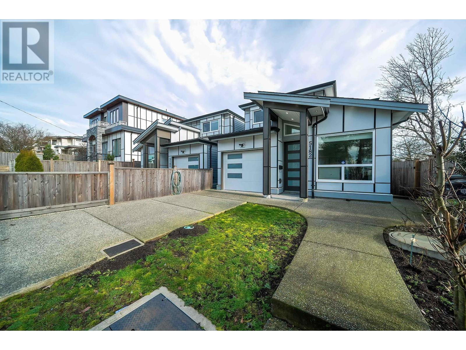Listing Picture 2 of 23 : 5182 LORRAINE AVENUE, Burnaby / 本拿比 - 魯藝地產 Yvonne Lu Group - MLS Medallion Club Member