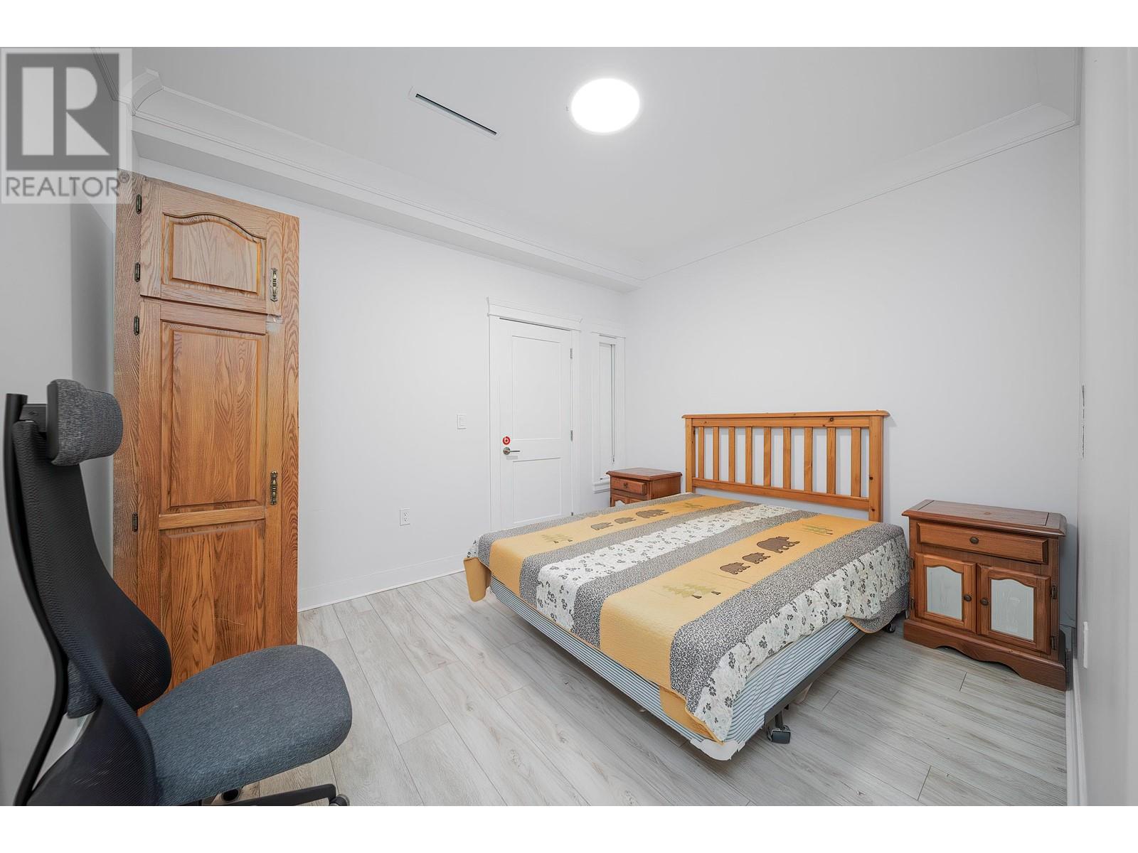 Listing Picture 13 of 23 : 5182 LORRAINE AVENUE, Burnaby / 本拿比 - 魯藝地產 Yvonne Lu Group - MLS Medallion Club Member