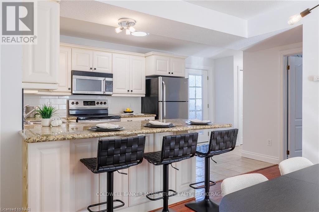 255a Lakeshore Road, St. Catharines (Lakeshore), Ontario  L2M 1R9 - Photo 8 - X9420149