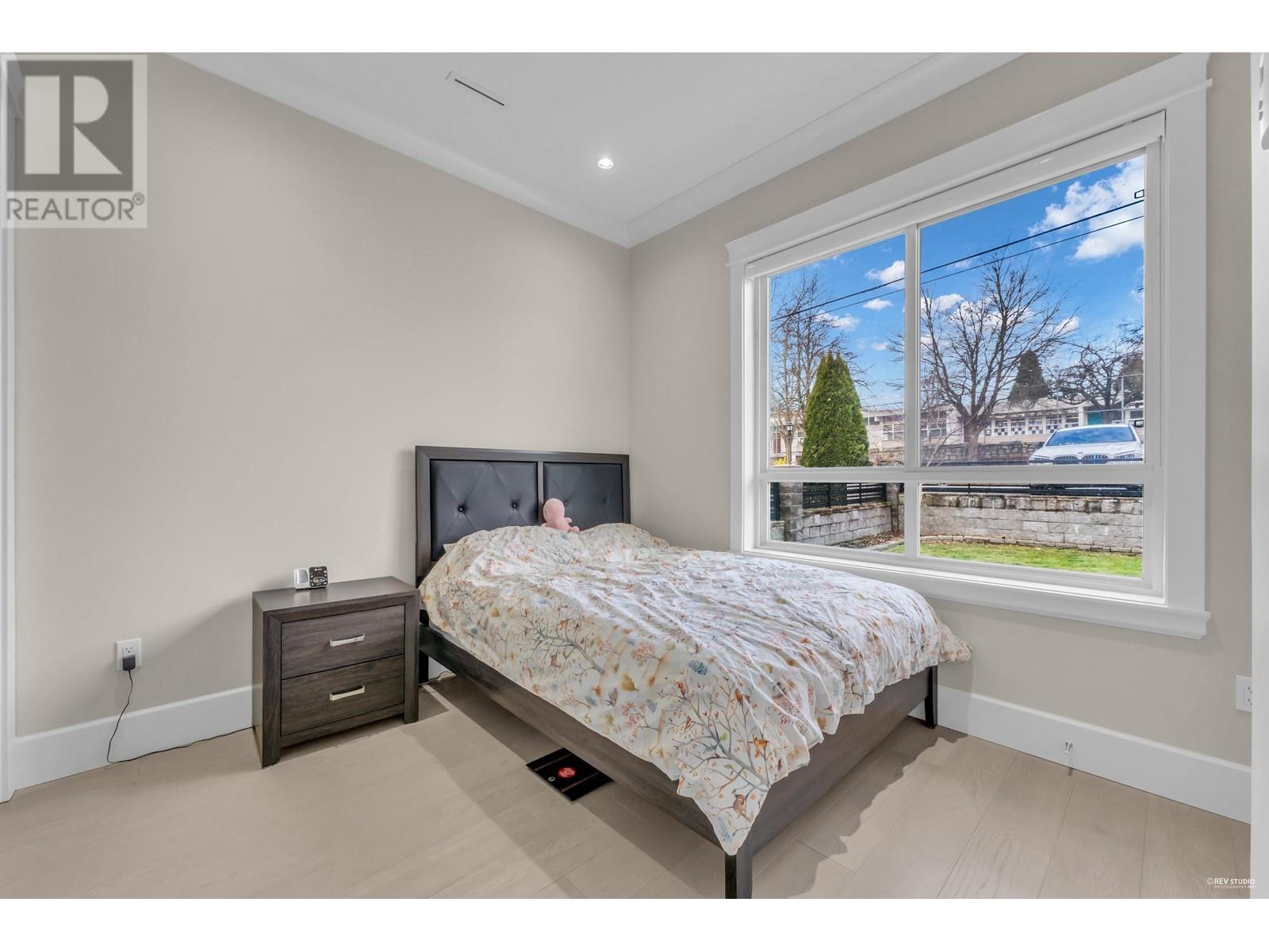 5842 Portland Street, Burnaby, British Columbia  V5J 2R8 - Photo 15 - R2955486