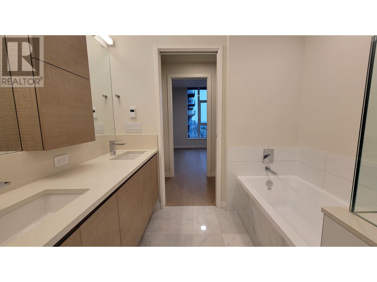 Listing Picture 28 of 40 : 4005 4168 LOUGHEED HIGHWAY, Burnaby / 本拿比 - 魯藝地產 Yvonne Lu Group - MLS Medallion Club Member
