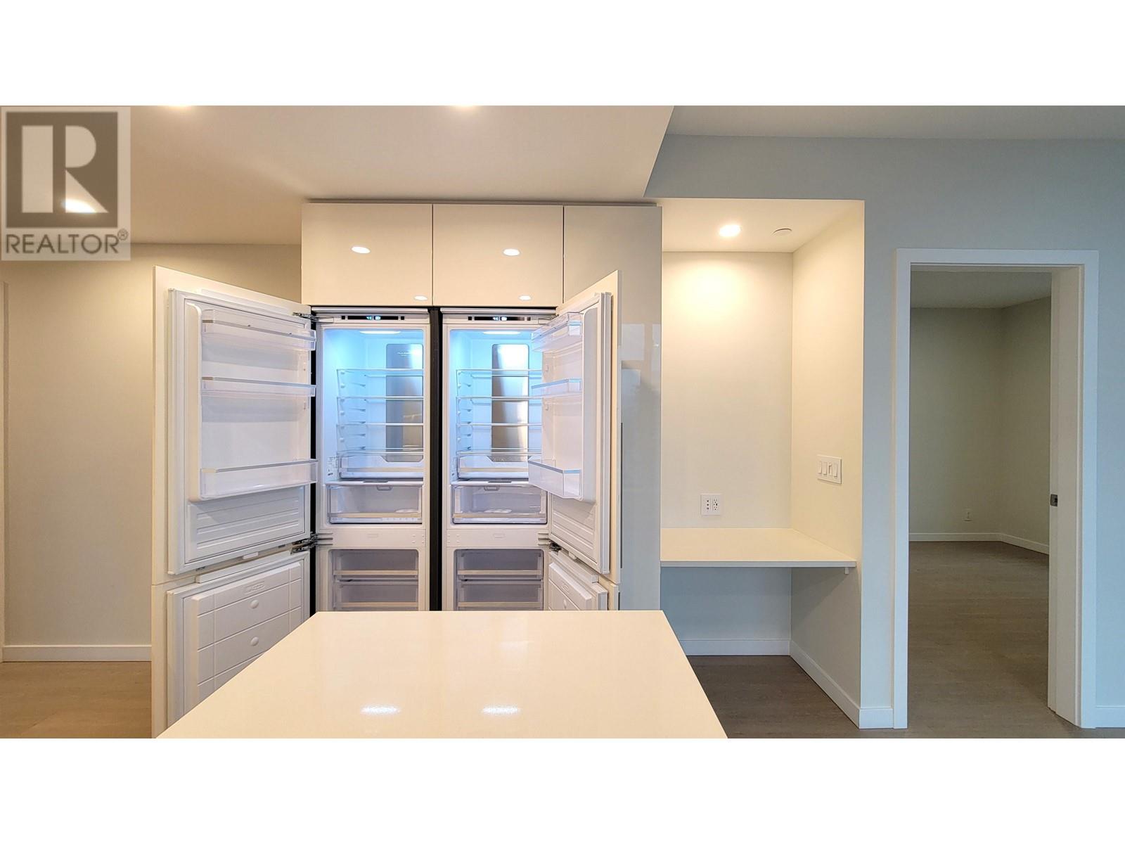 Listing Picture 9 of 40 : 4005 4168 LOUGHEED HIGHWAY, Burnaby / 本拿比 - 魯藝地產 Yvonne Lu Group - MLS Medallion Club Member