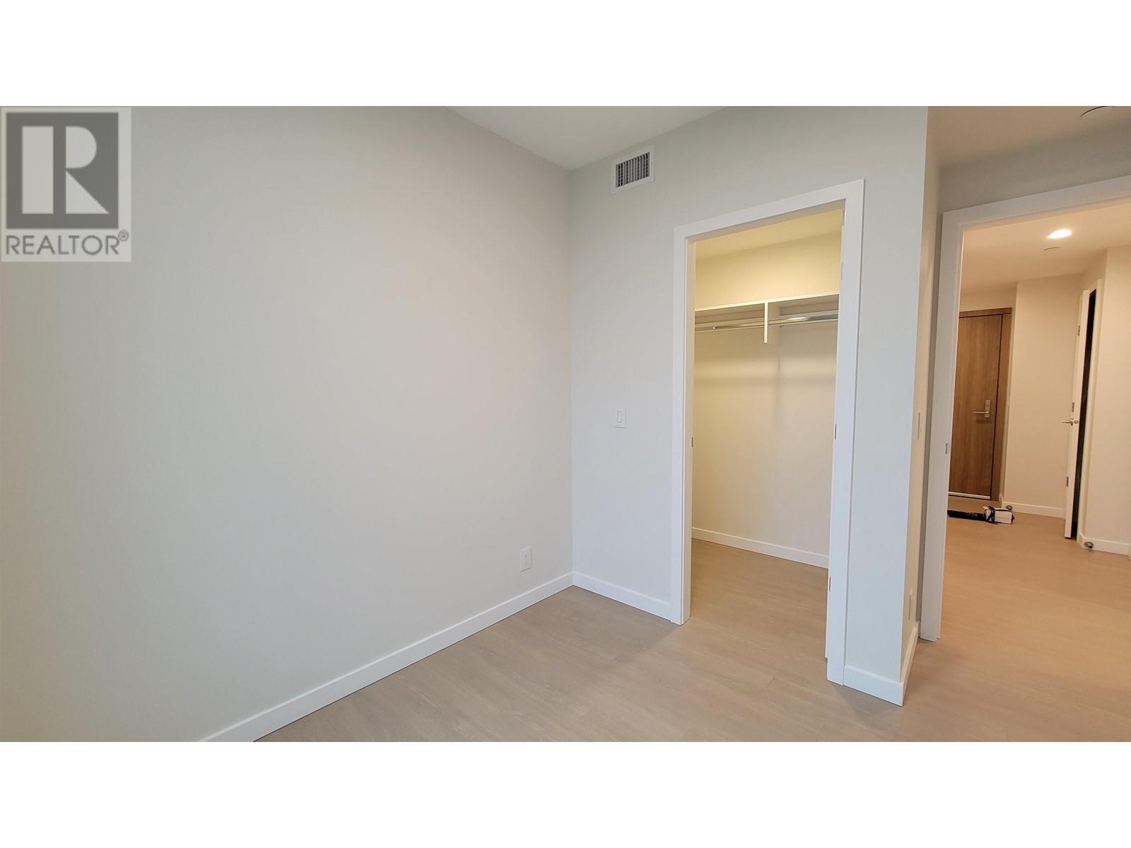 Listing Picture 30 of 40 : 4005 4168 LOUGHEED HIGHWAY, Burnaby / 本拿比 - 魯藝地產 Yvonne Lu Group - MLS Medallion Club Member