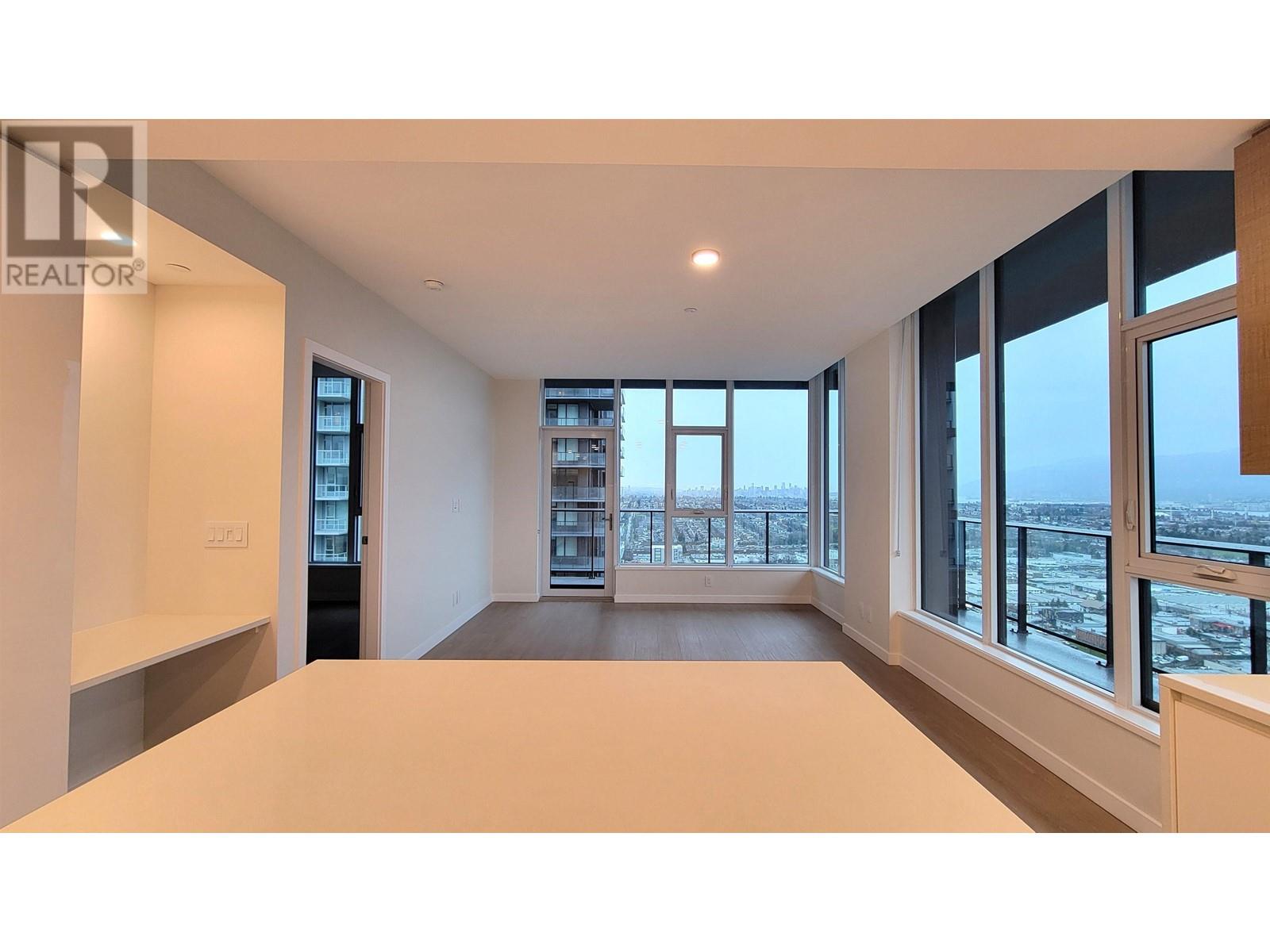Listing Picture 6 of 40 : 4005 4168 LOUGHEED HIGHWAY, Burnaby / 本拿比 - 魯藝地產 Yvonne Lu Group - MLS Medallion Club Member