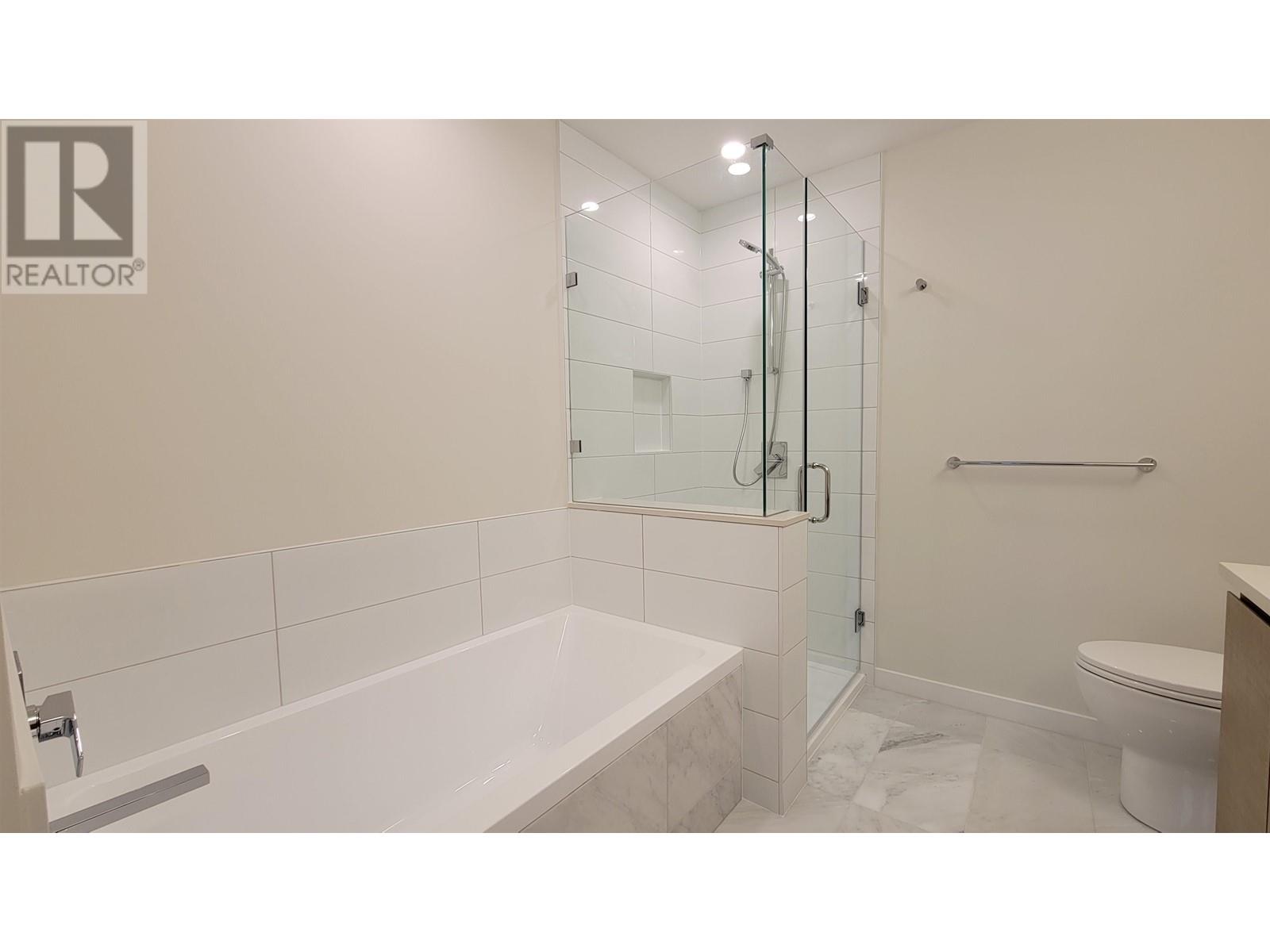 Listing Picture 26 of 40 : 4005 4168 LOUGHEED HIGHWAY, Burnaby / 本拿比 - 魯藝地產 Yvonne Lu Group - MLS Medallion Club Member