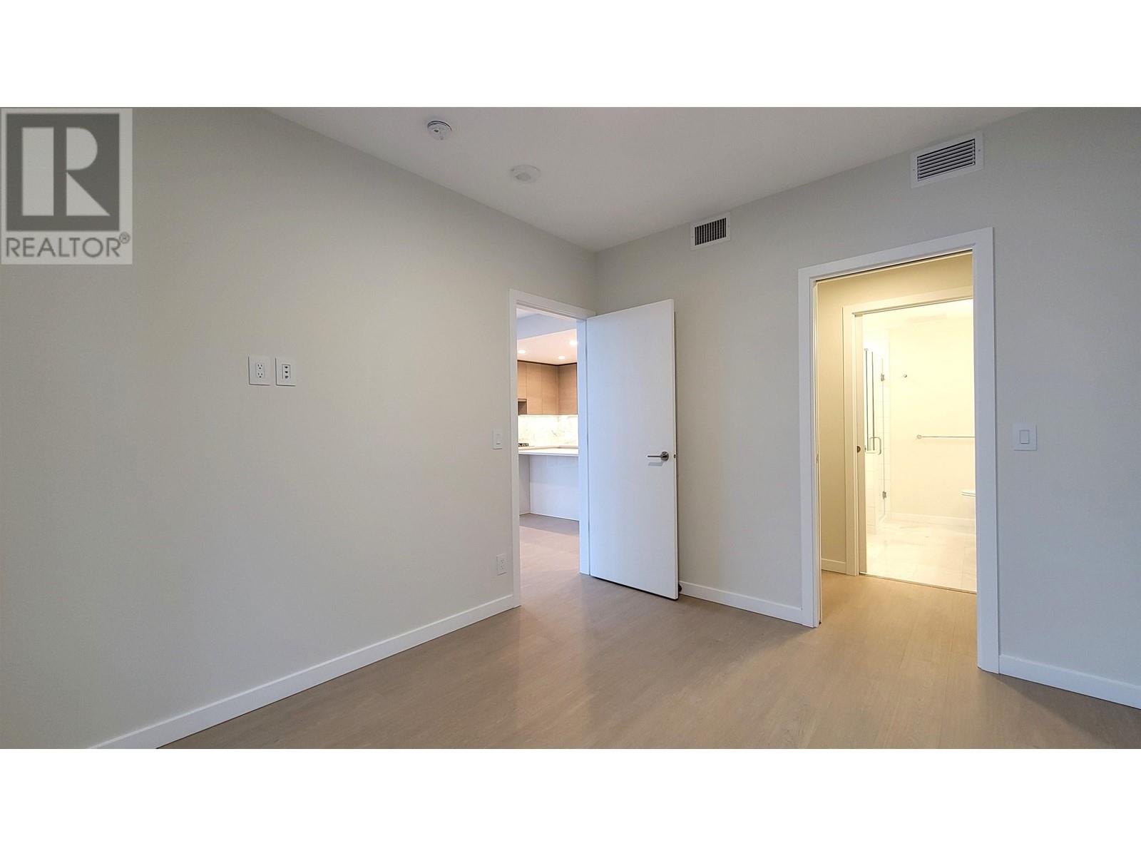 Listing Picture 22 of 40 : 4005 4168 LOUGHEED HIGHWAY, Burnaby / 本拿比 - 魯藝地產 Yvonne Lu Group - MLS Medallion Club Member