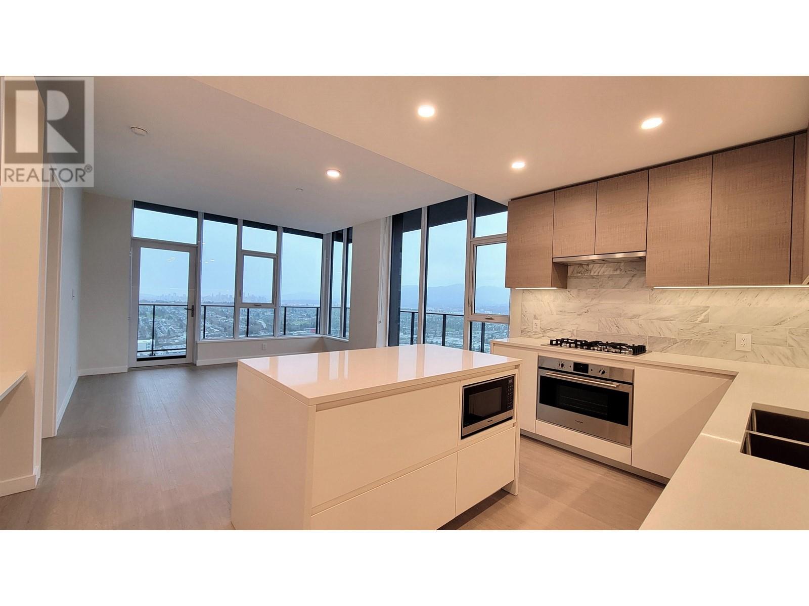 Listing Picture 5 of 40 : 4005 4168 LOUGHEED HIGHWAY, Burnaby / 本拿比 - 魯藝地產 Yvonne Lu Group - MLS Medallion Club Member