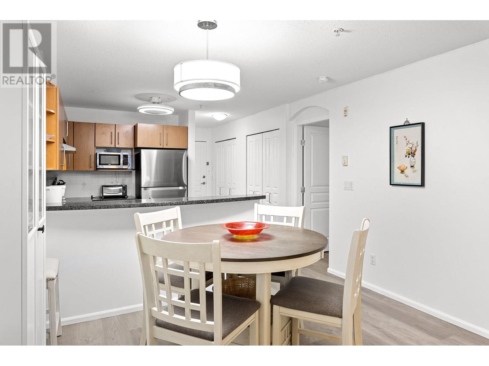 313 3388 Morrey Court, Burnaby, British Columbia  V3J 7Y5 - Photo 10 - R2957034