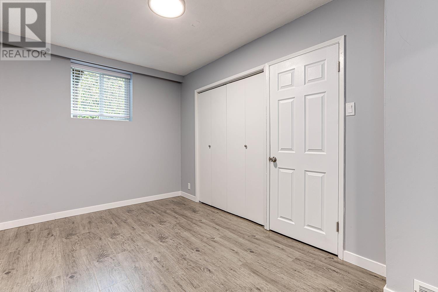 Rear 811 Duthie Avenue, Burnaby, British Columbia  V5B 4P8 - Photo 3 - R2957057