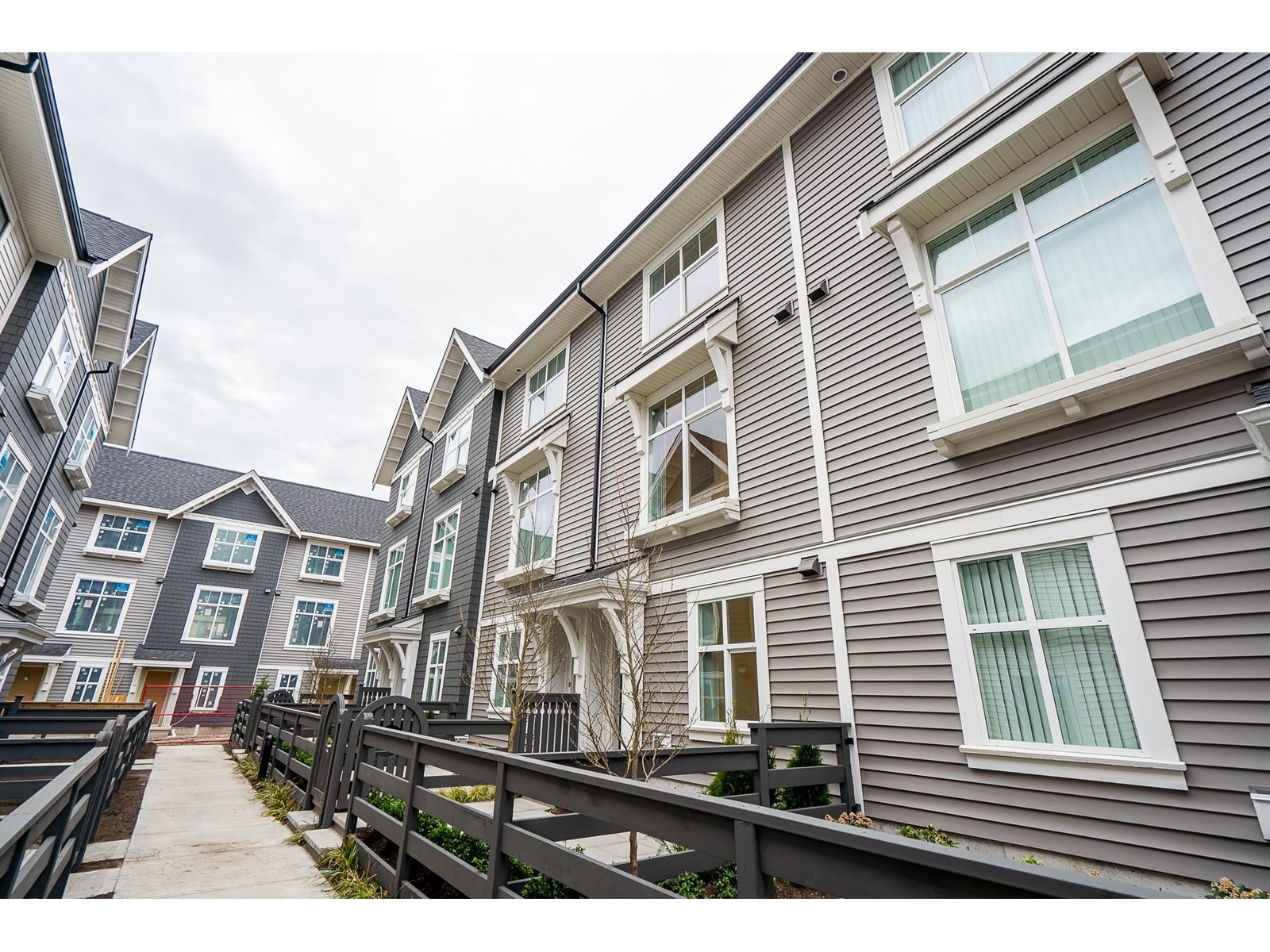 Property at 81 14151 58A AVENUE image 4