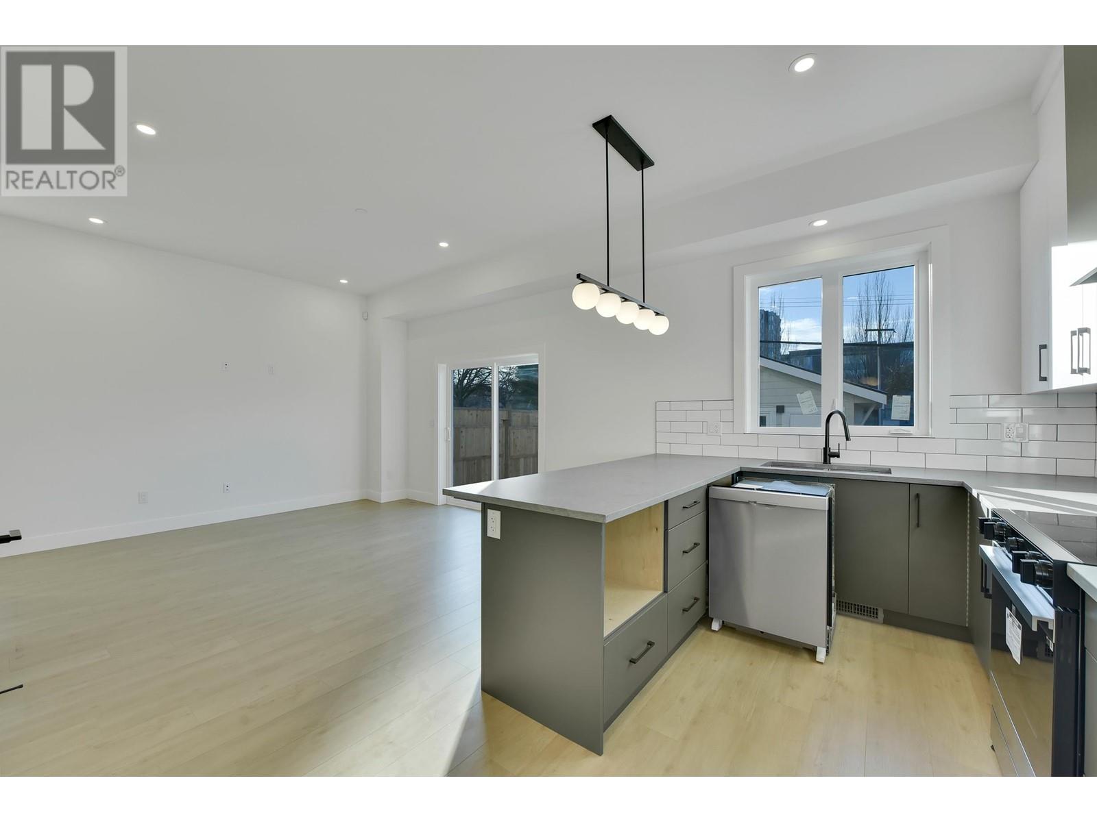2 1436 E 1st Avenue, Vancouver, British Columbia  V5N 1A3 - Photo 10 - R2955762