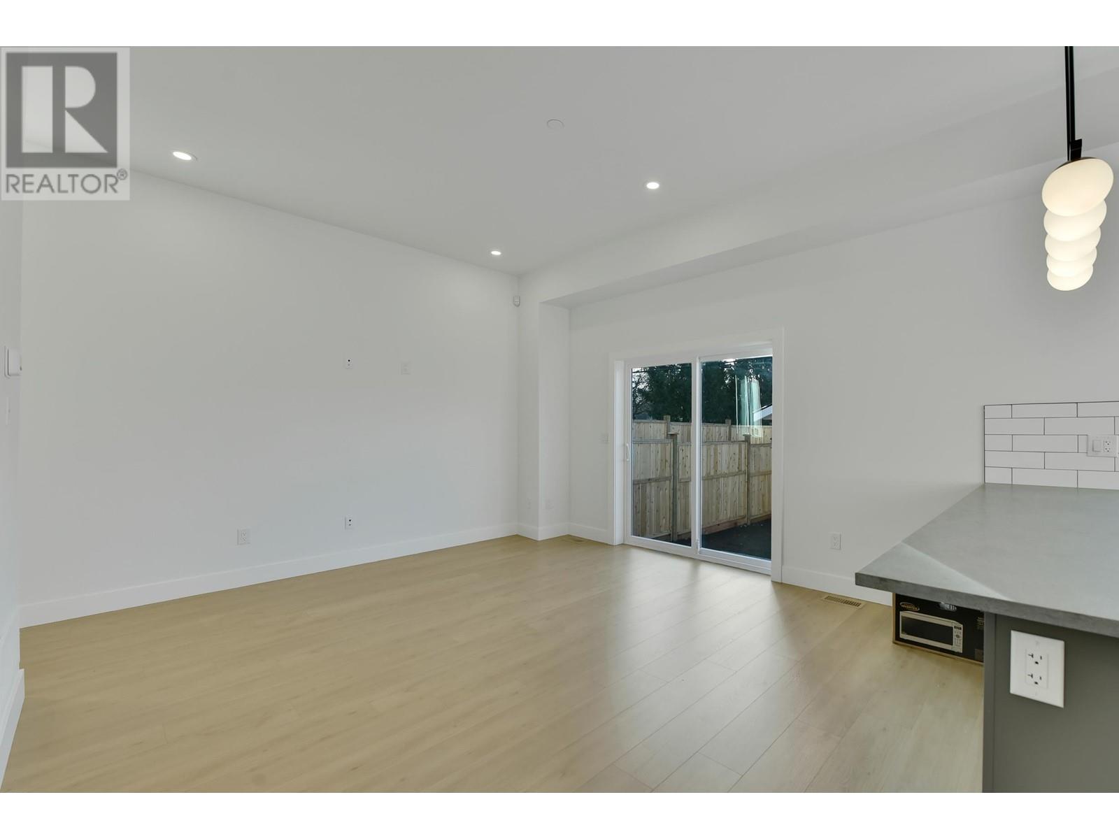 2 1436 E 1st Avenue, Vancouver, British Columbia  V5N 1A3 - Photo 3 - R2955762