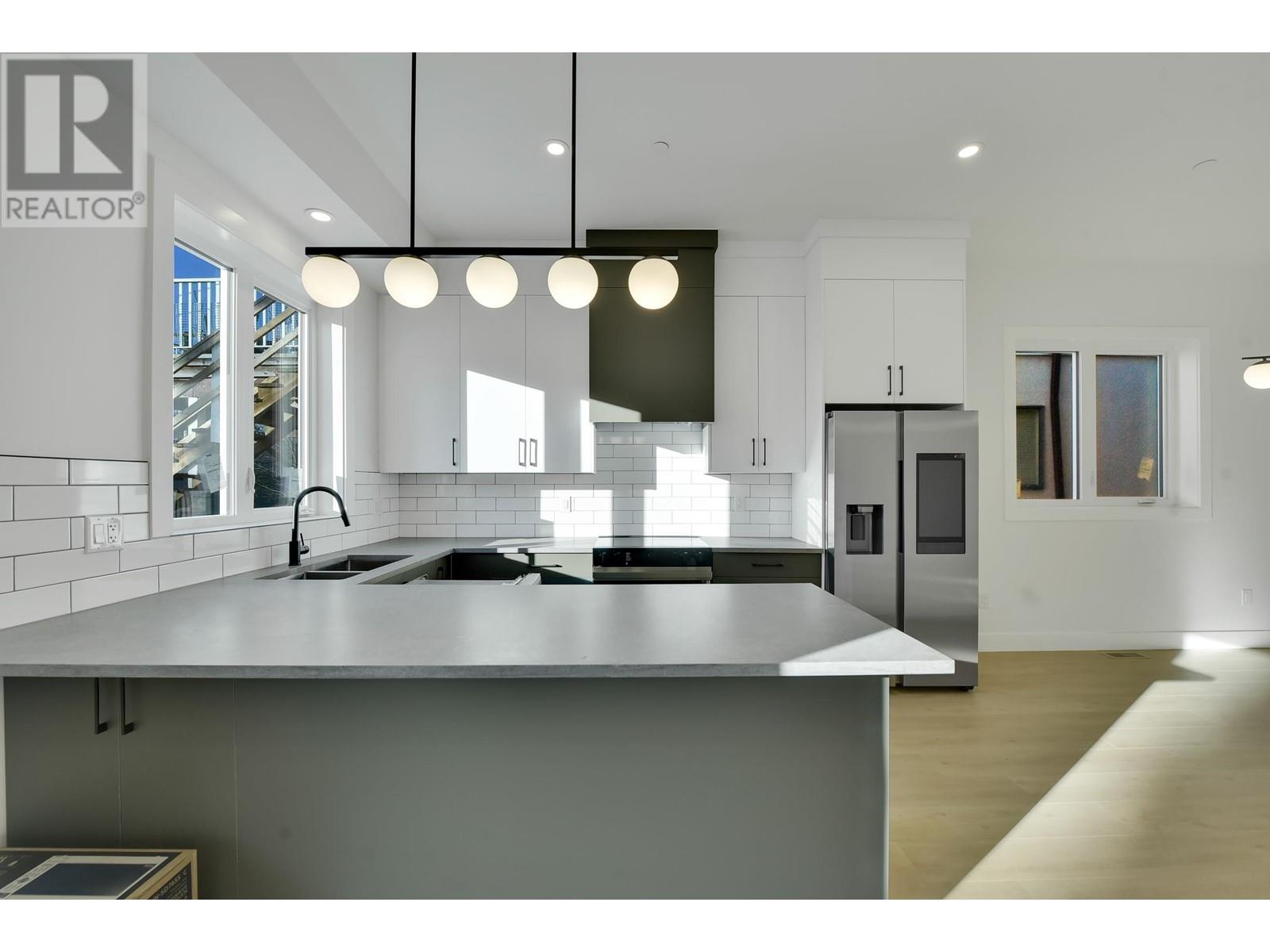 2 1436 E 1st Avenue, Vancouver, British Columbia  V5N 1A3 - Photo 6 - R2955762
