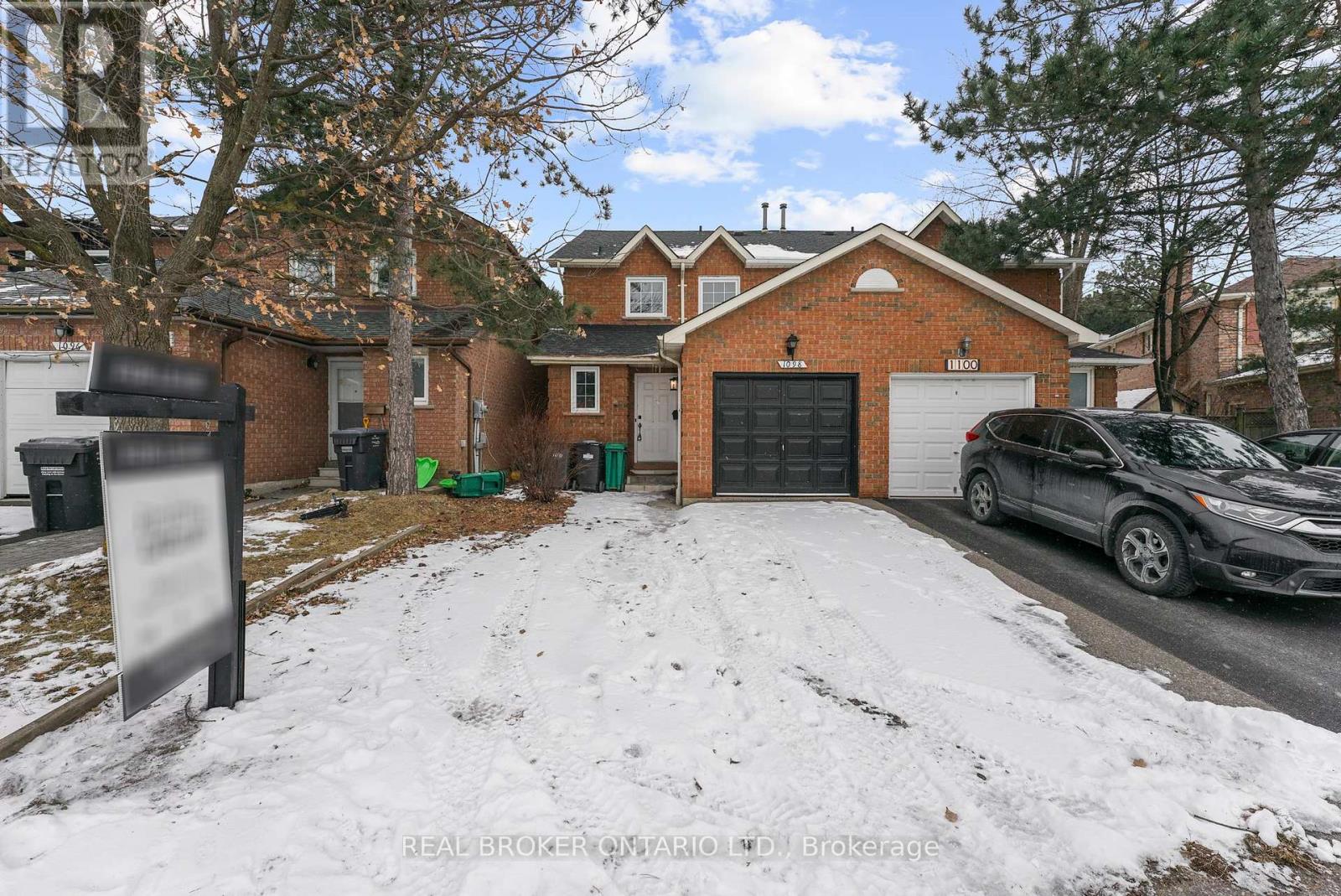 Main - 1098 Sawgrass Crescent, Mississauga, Ontario  L5C 3V4 - Photo 2 - W11927044