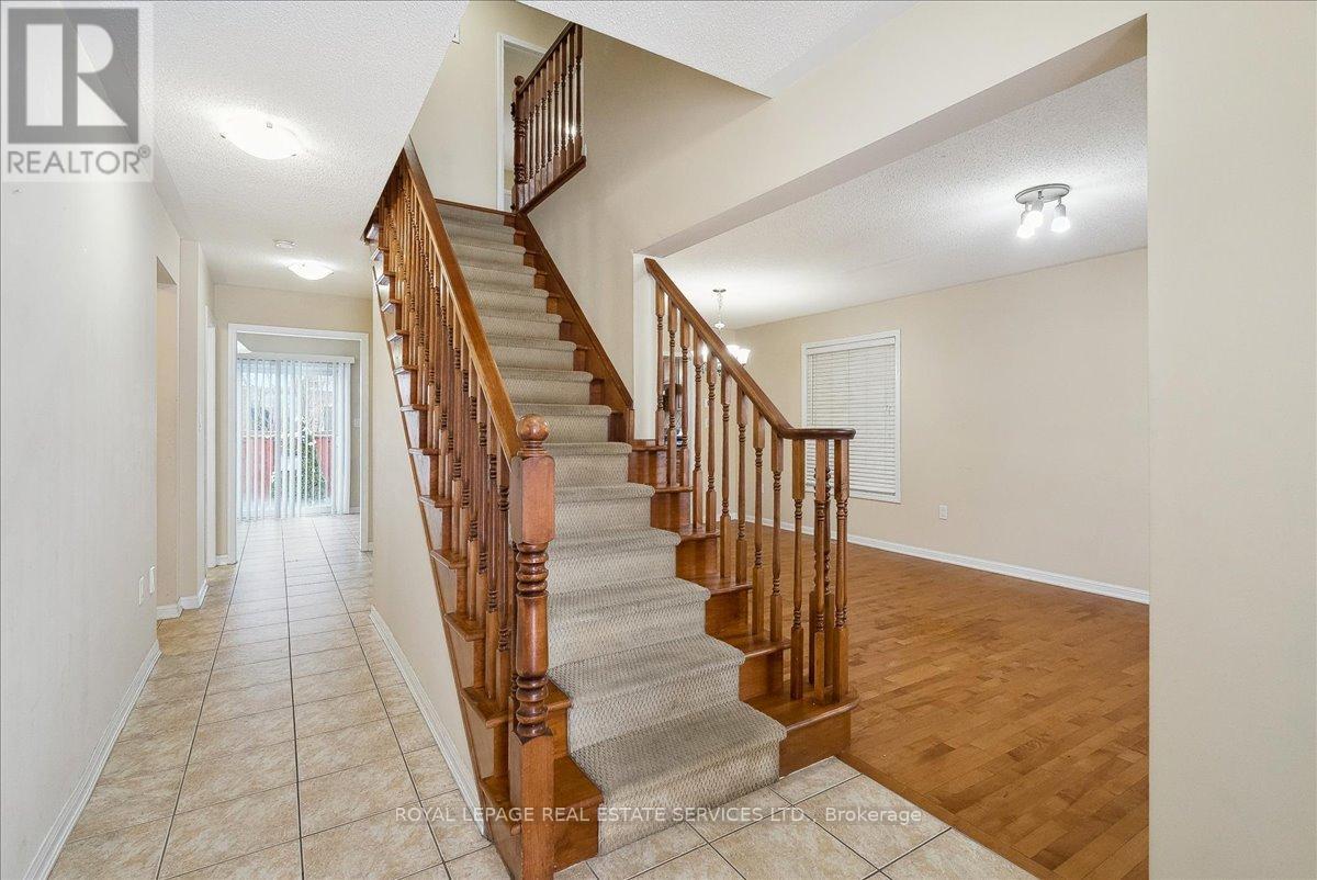 Property at 820 SPECK CROSSING image 3