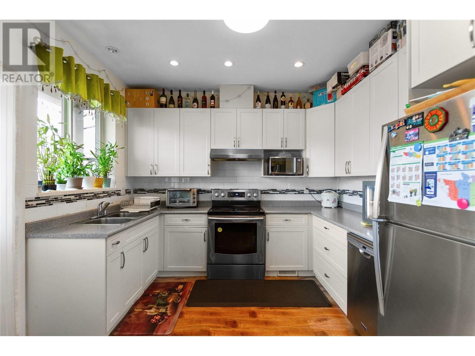 2631 Napier Street, Vancouver, British Columbia  V5K 2W7 - Photo 5 - R2955652