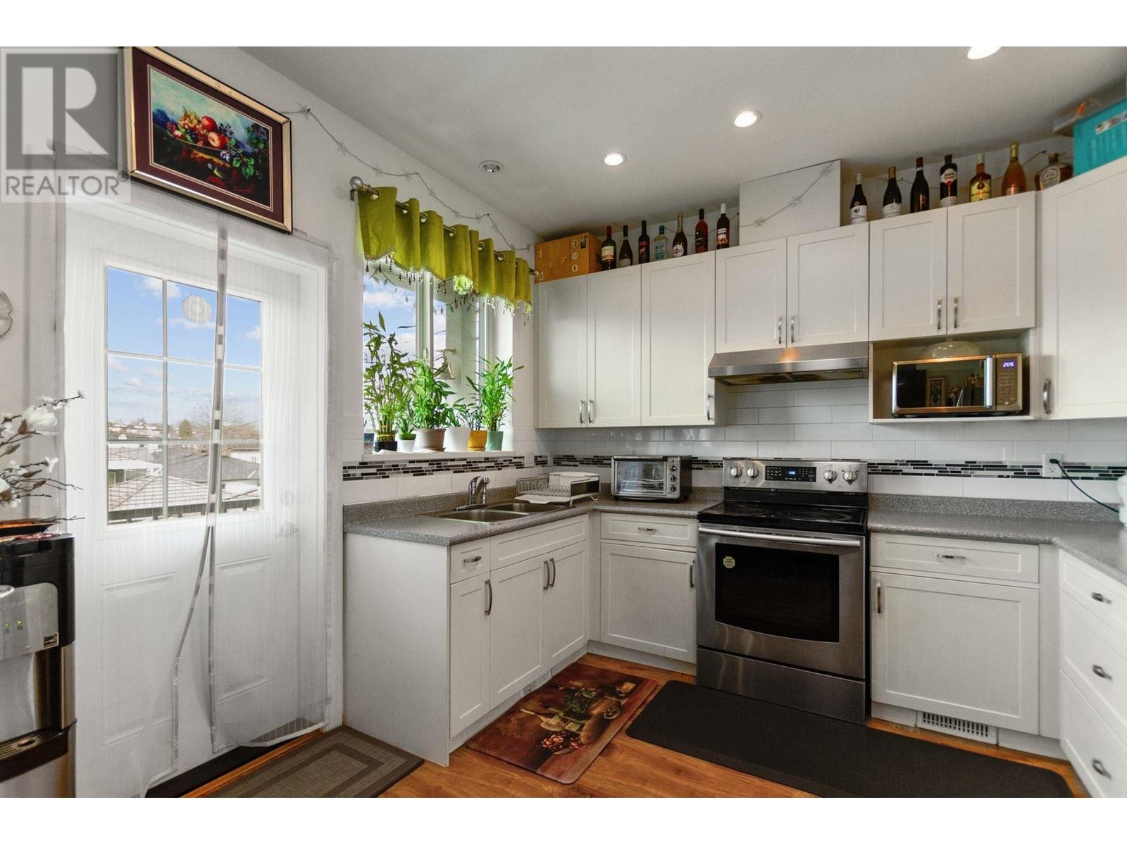 2631 Napier Street, Vancouver, British Columbia  V5K 2W7 - Photo 11 - R2955652