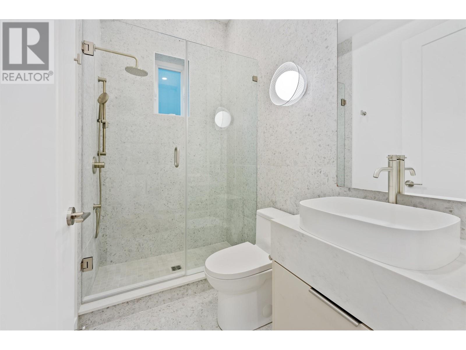 2 2241 E 8th Avenue, Vancouver, British Columbia  V5N 1V4 - Photo 8 - R2956350