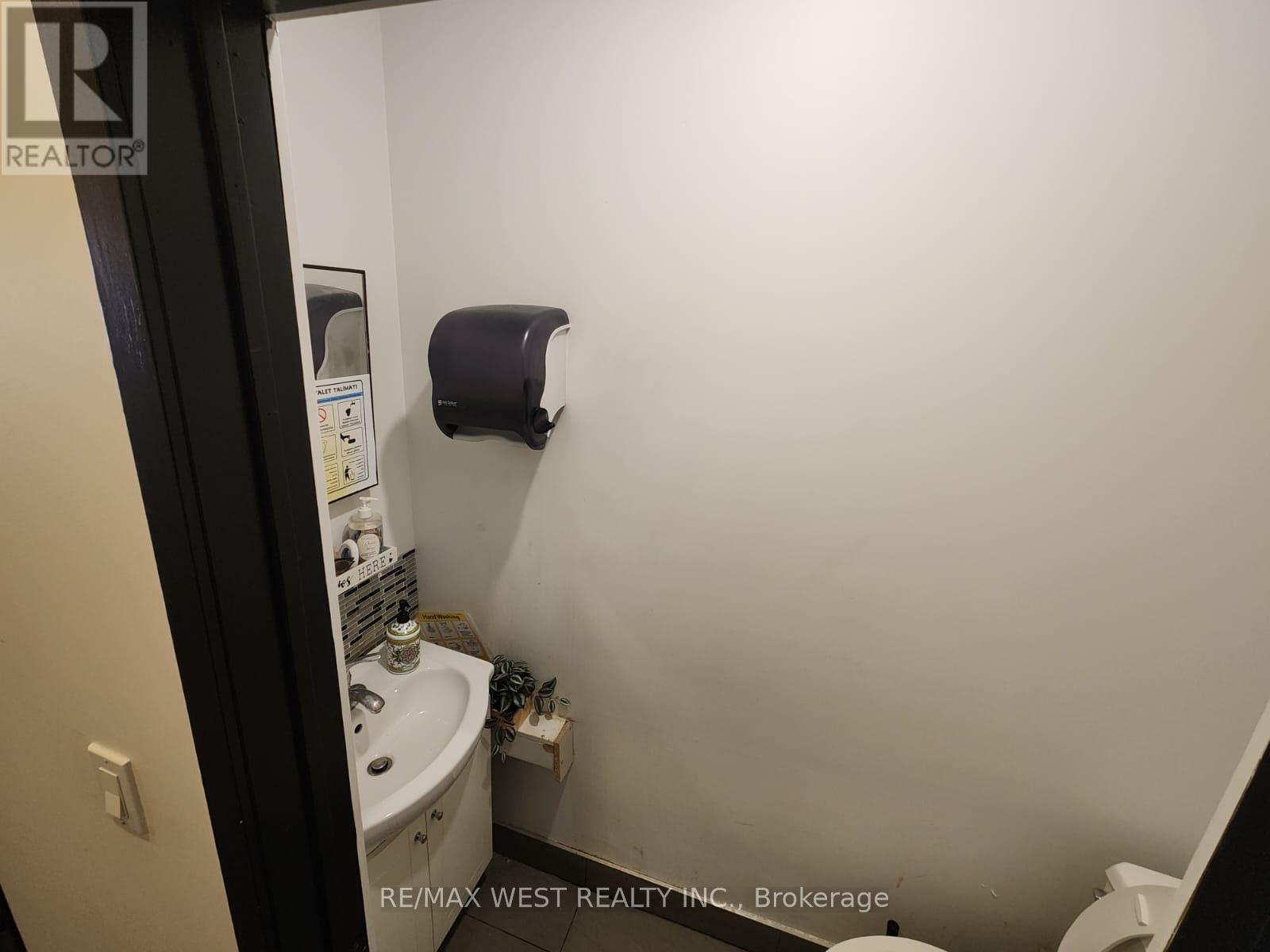 31 - 2737 Keele Street, Toronto, Ontario  M3M 2E9 - Photo 14 - W11927119