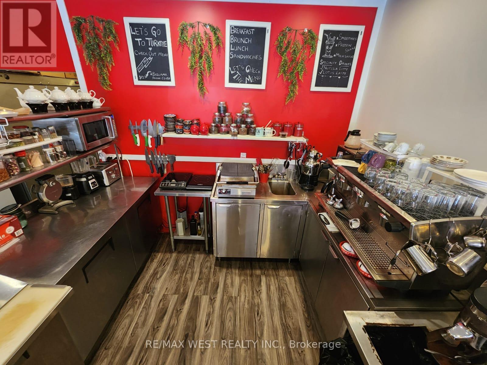 Property at 31 - 2737 KEELE STREET image 4